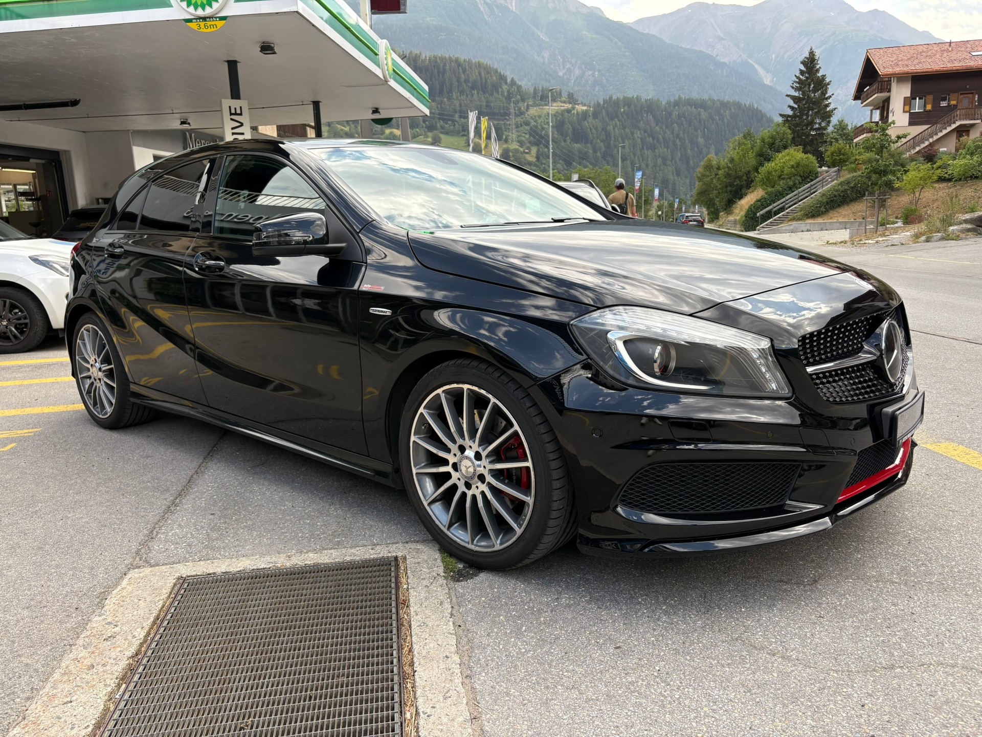 MERCEDES-BENZ A 250 Sport 4Matic-showroom-element-2