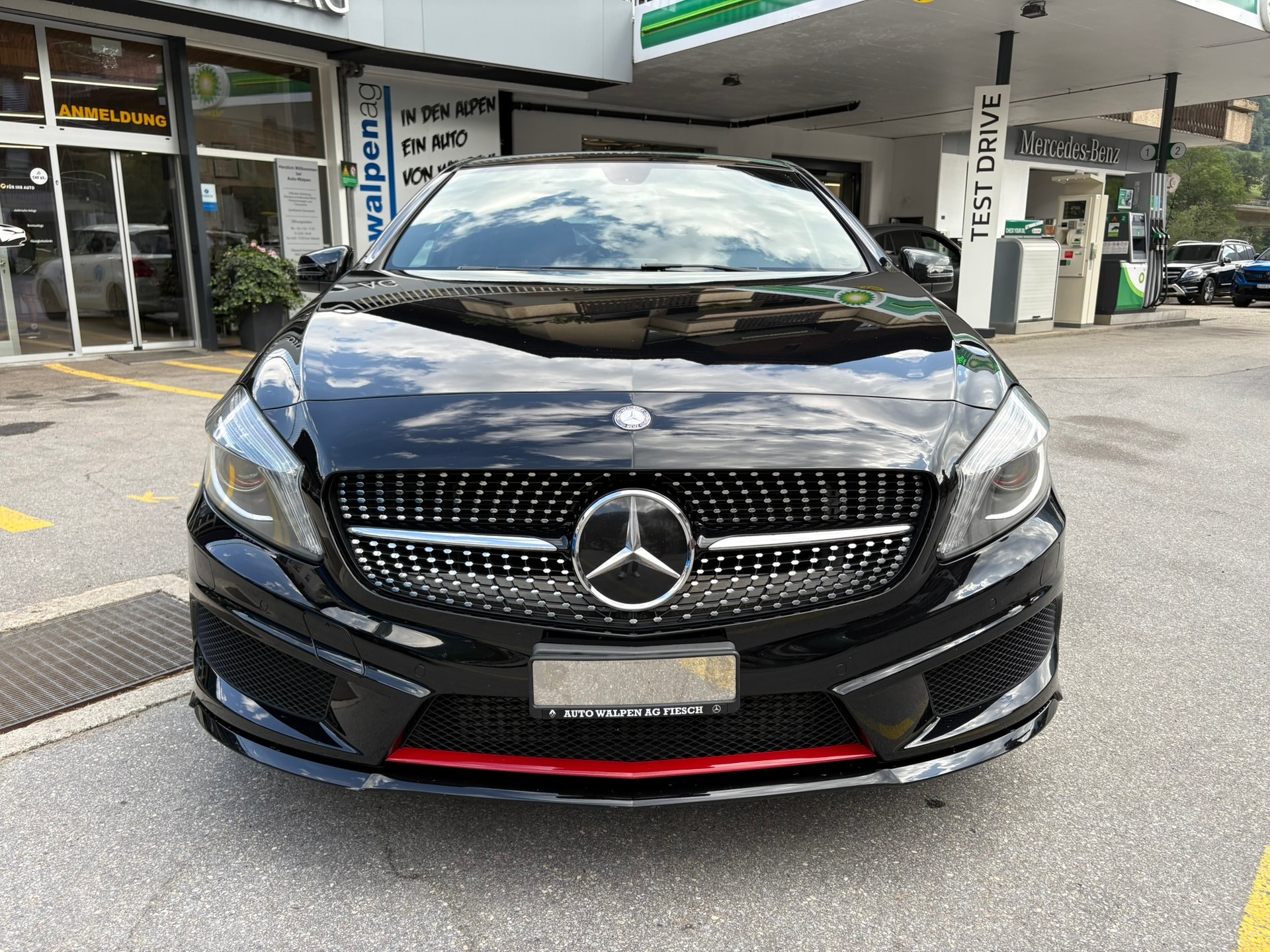 MERCEDES-BENZ A 250 Sport 4Matic-showroom-element-1
