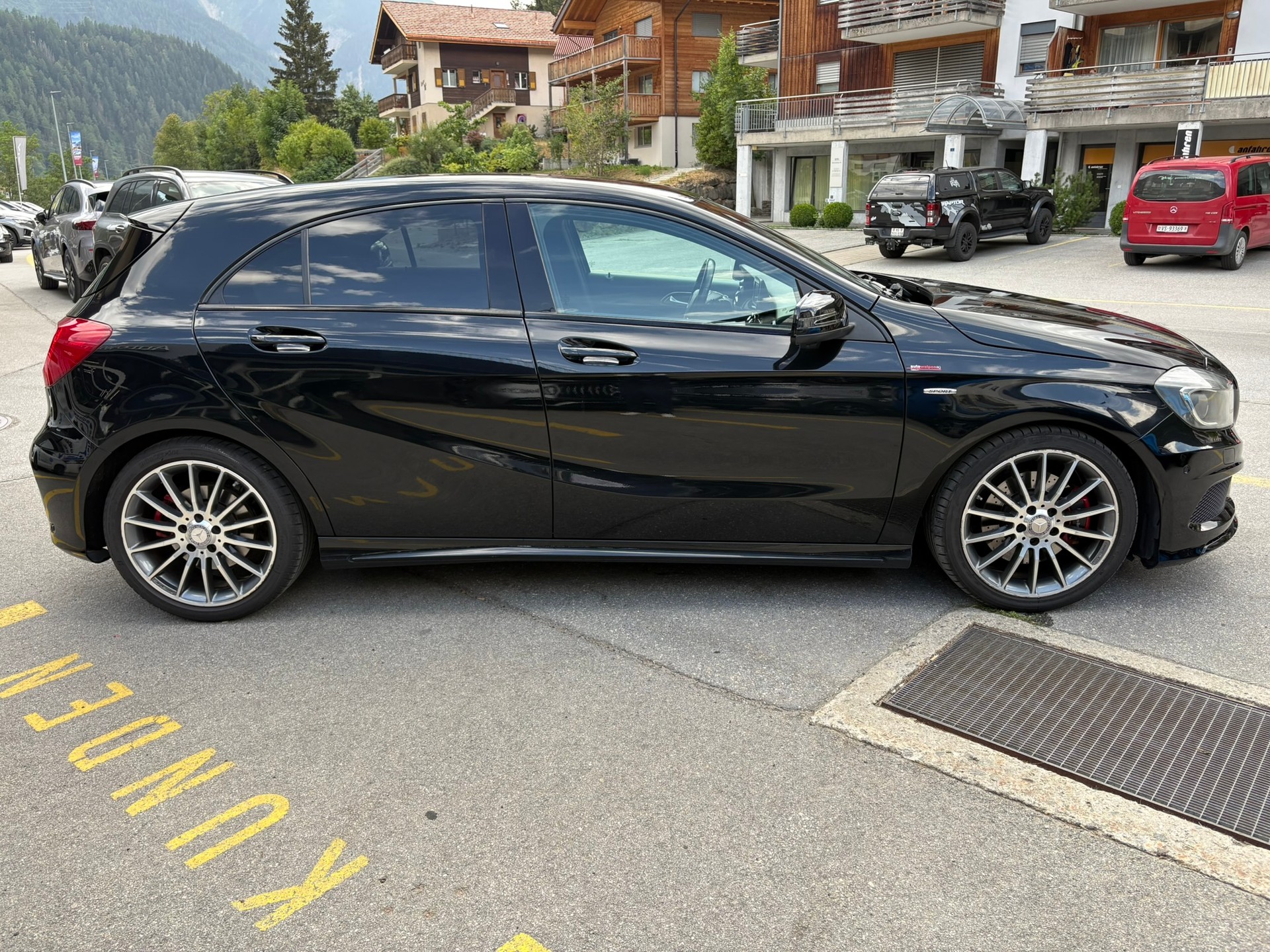 MERCEDES-BENZ A 250 Sport 4Matic-showroom-element-3