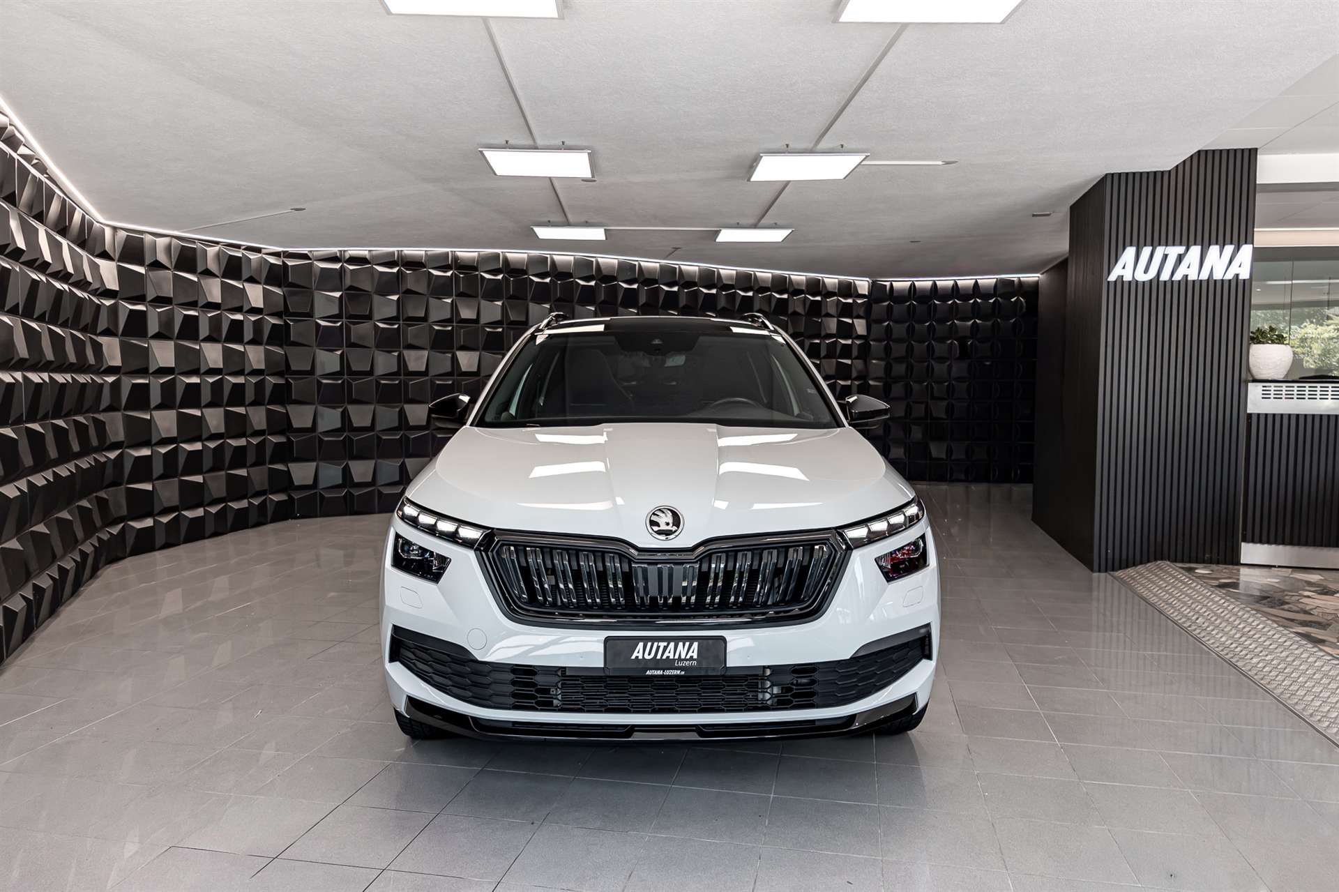 SKODA Kamiq 1.5 TSI ACT Monte Carlo DSG-showroom-element-3