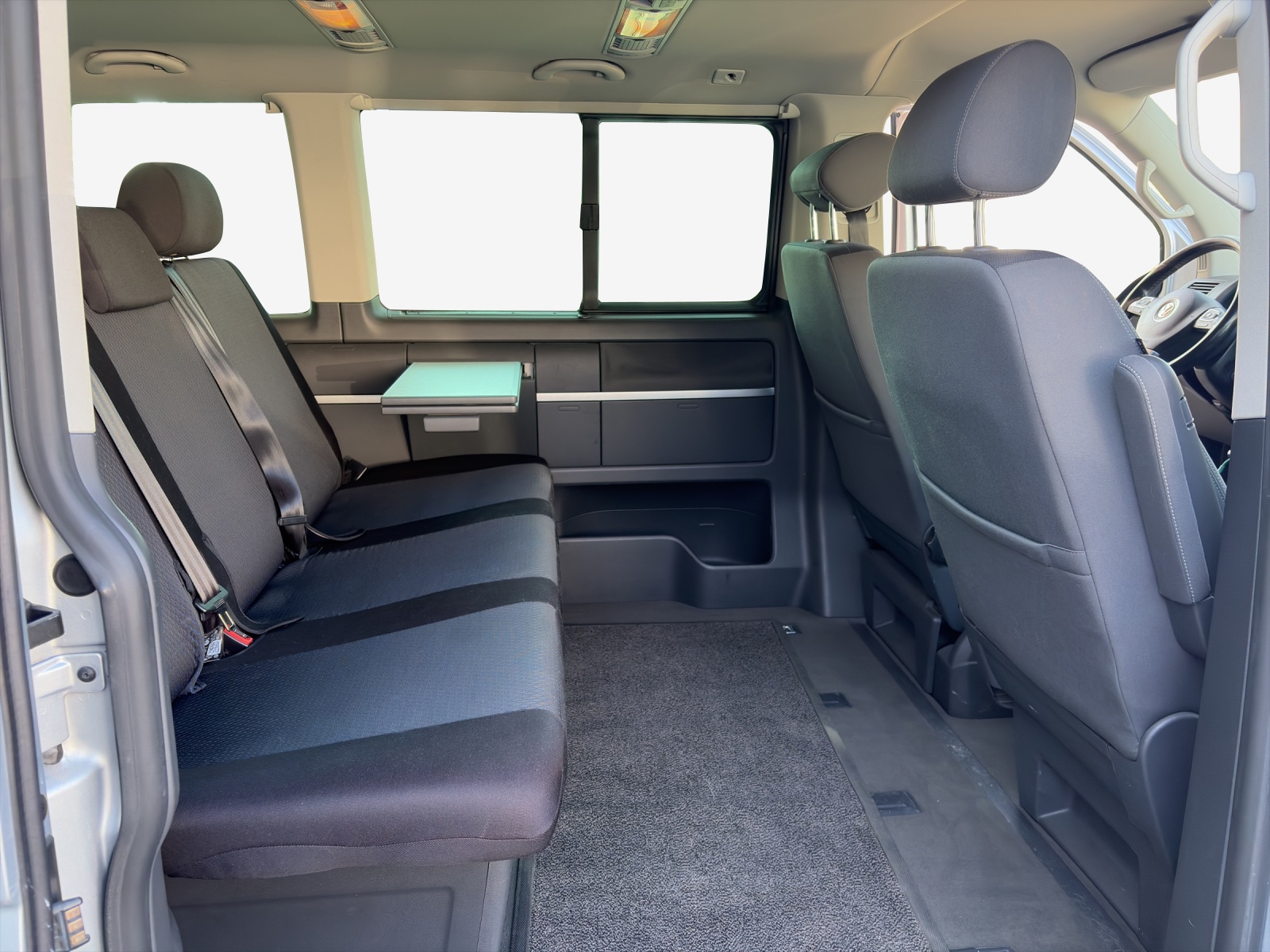 VW T5 Multivan 2.0 TDI CR Family DSG-image-11
