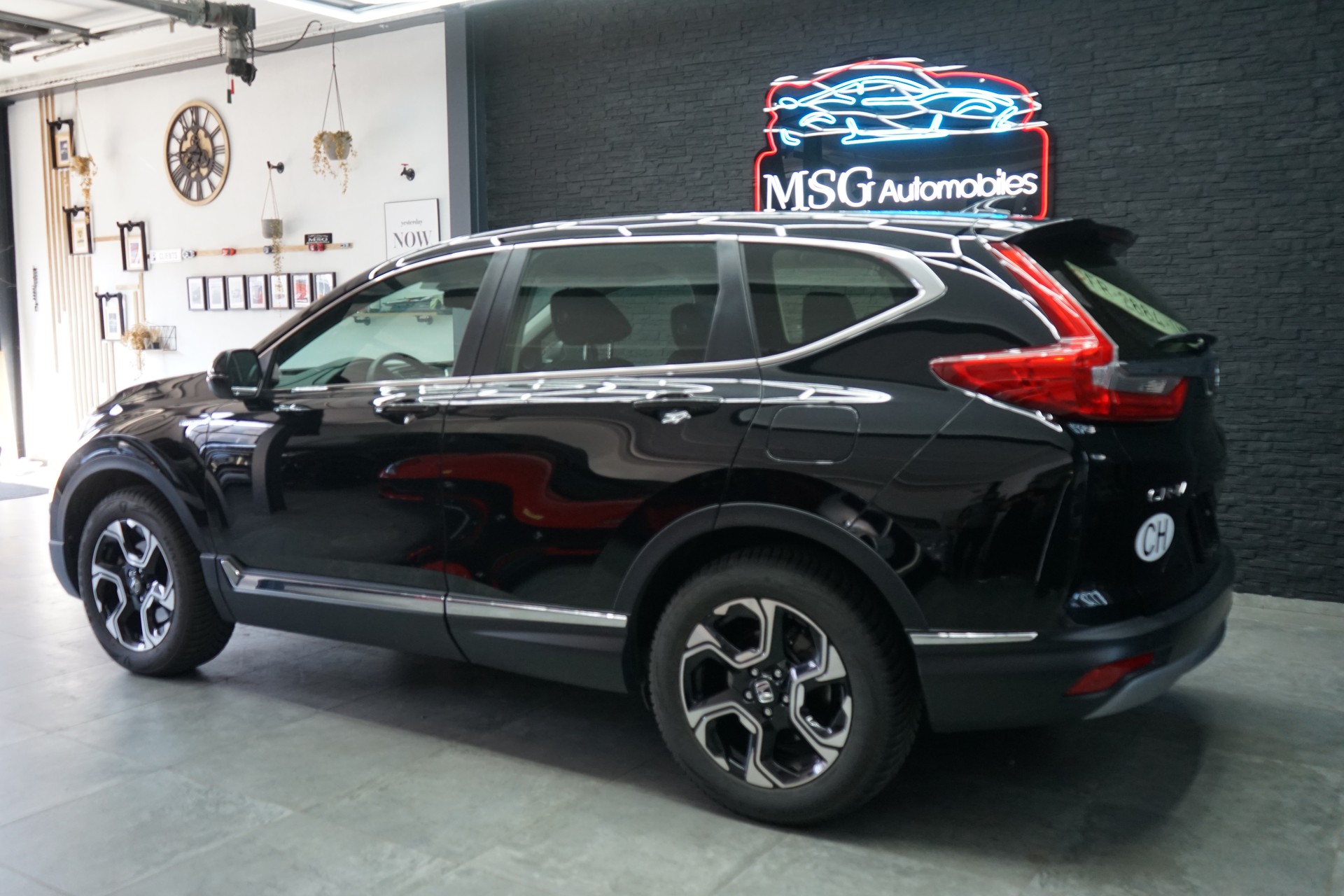 HONDA CR-V 2.0i MMD Hybrid Executive 4WD Automatic-showroom-element-2