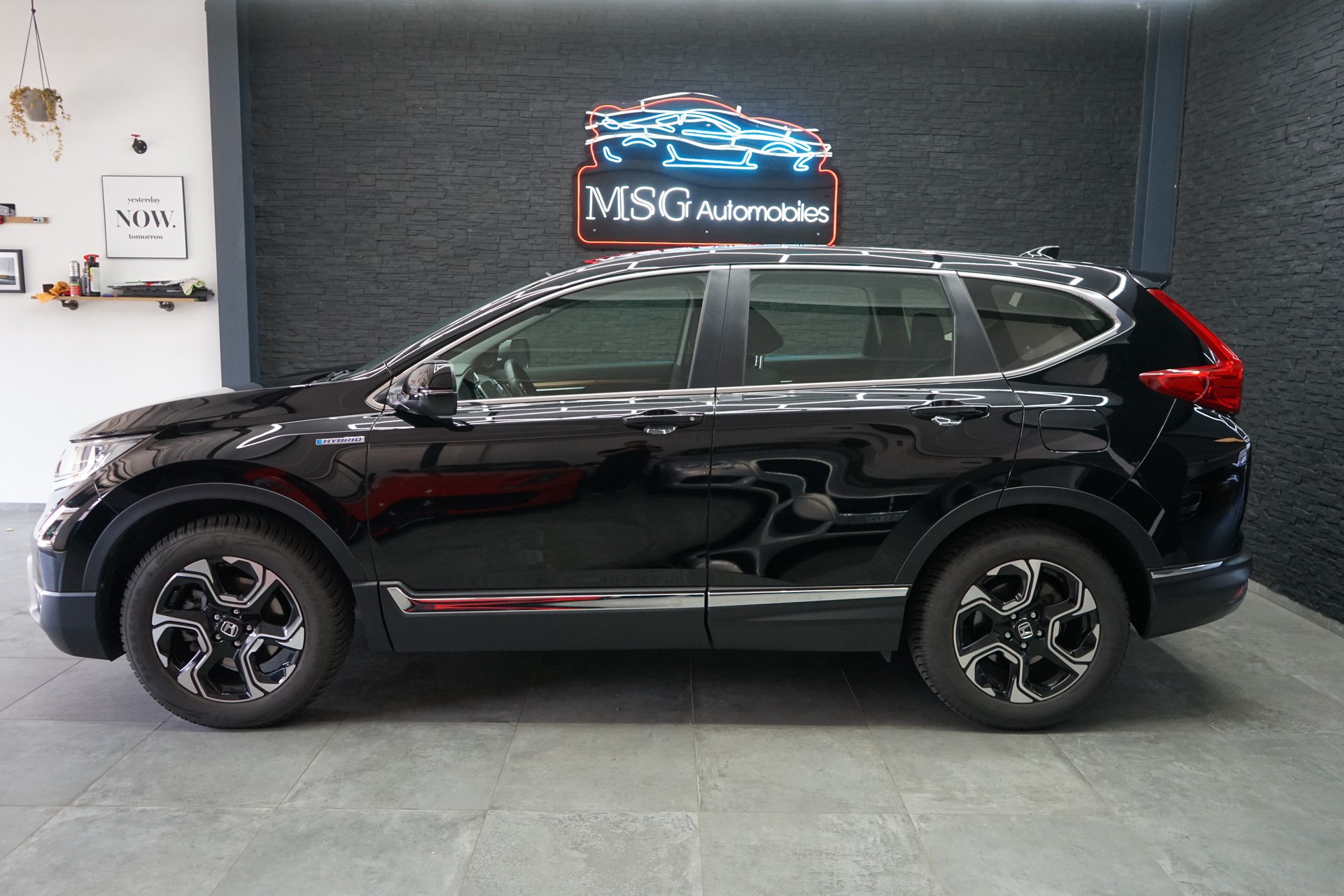HONDA CR-V 2.0i MMD Hybrid Executive 4WD Automatic-showroom-element-1