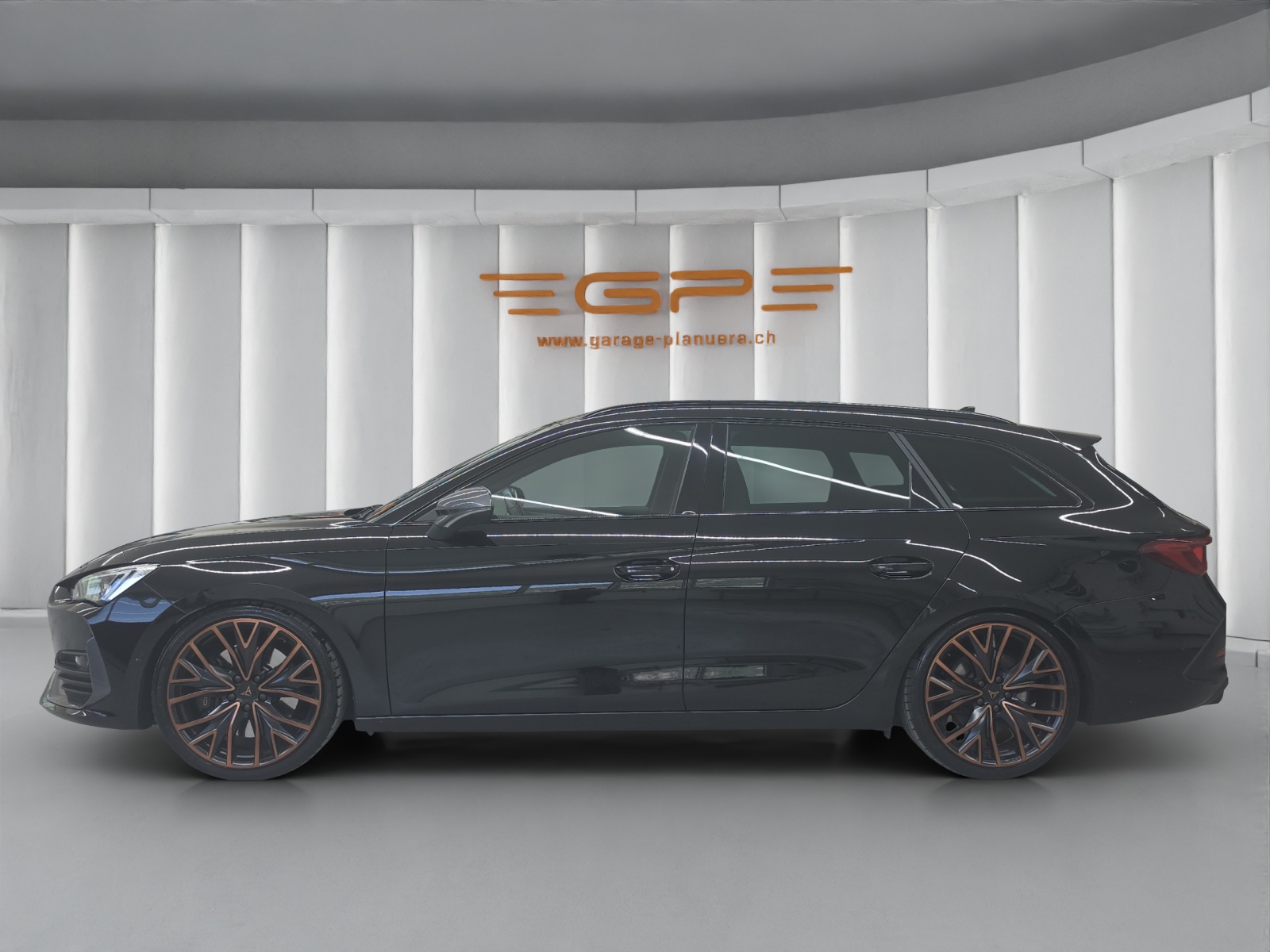 CUPRA Leon ST 2.0 TSI 310 VZ 4Drive DSG-showroom-element-3