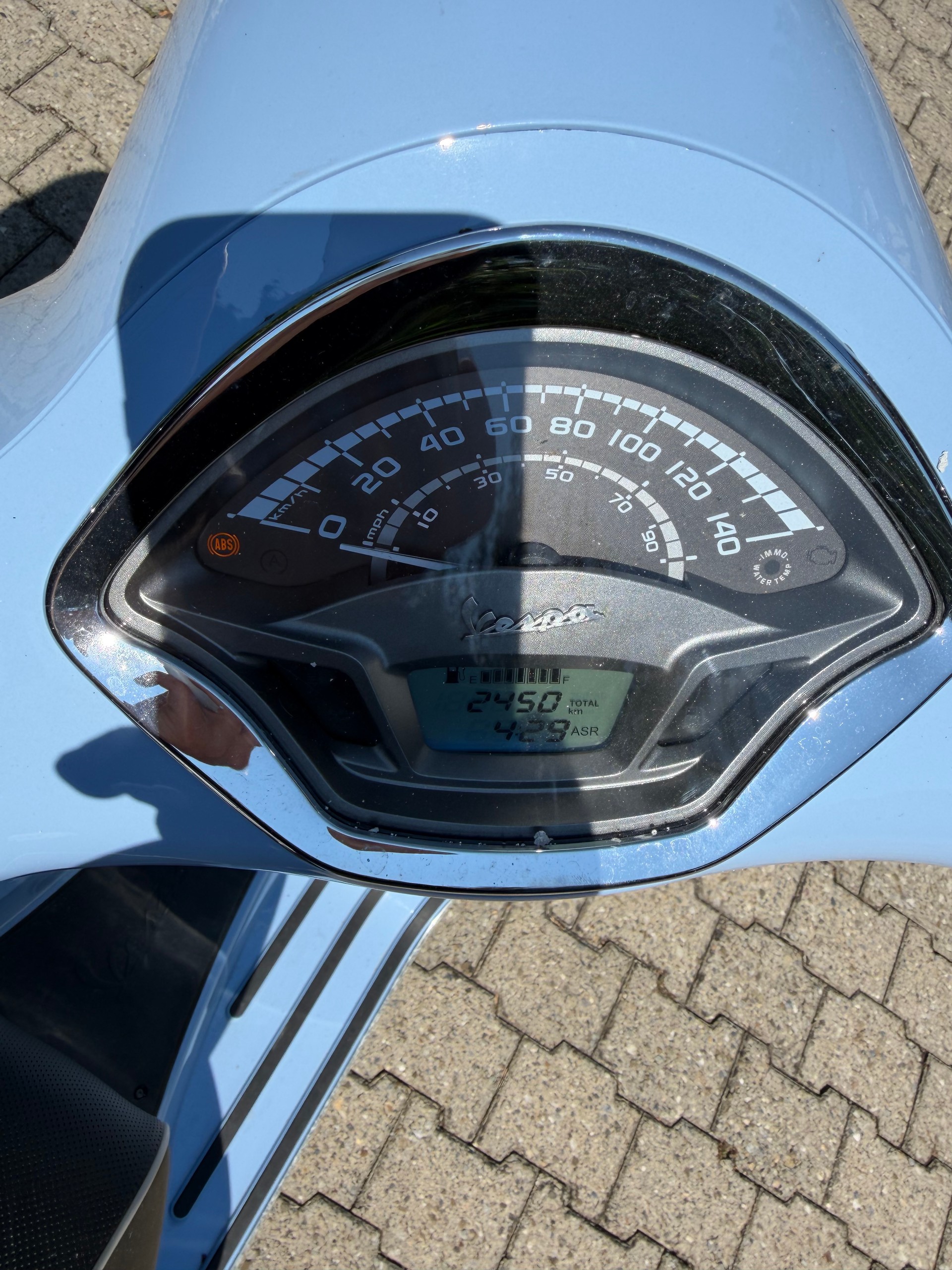 PIAGGIO Vespa GTS Super 300 i.e Sport-image-4