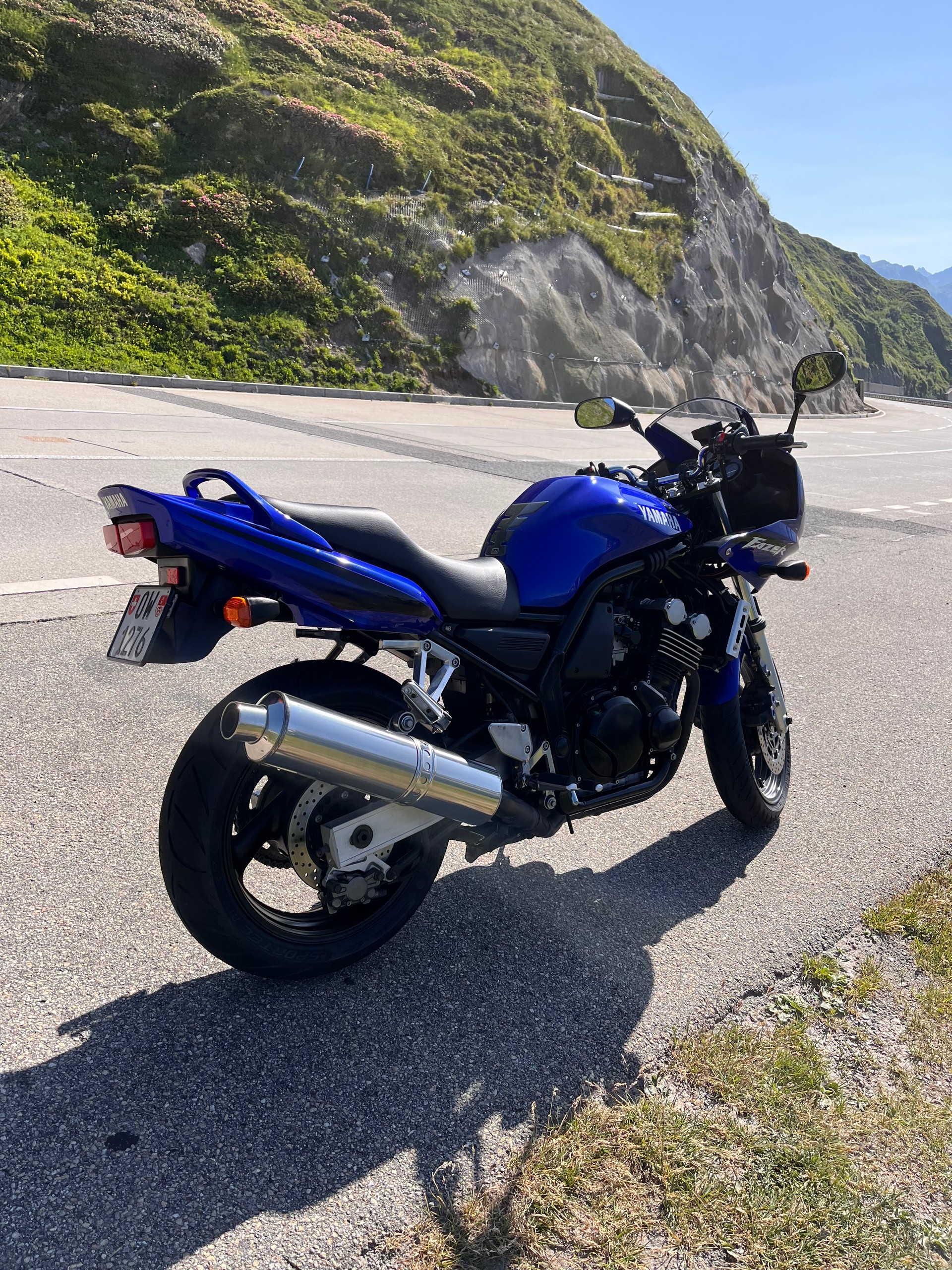 YAMAHA FZS 600 Fazer-image-9