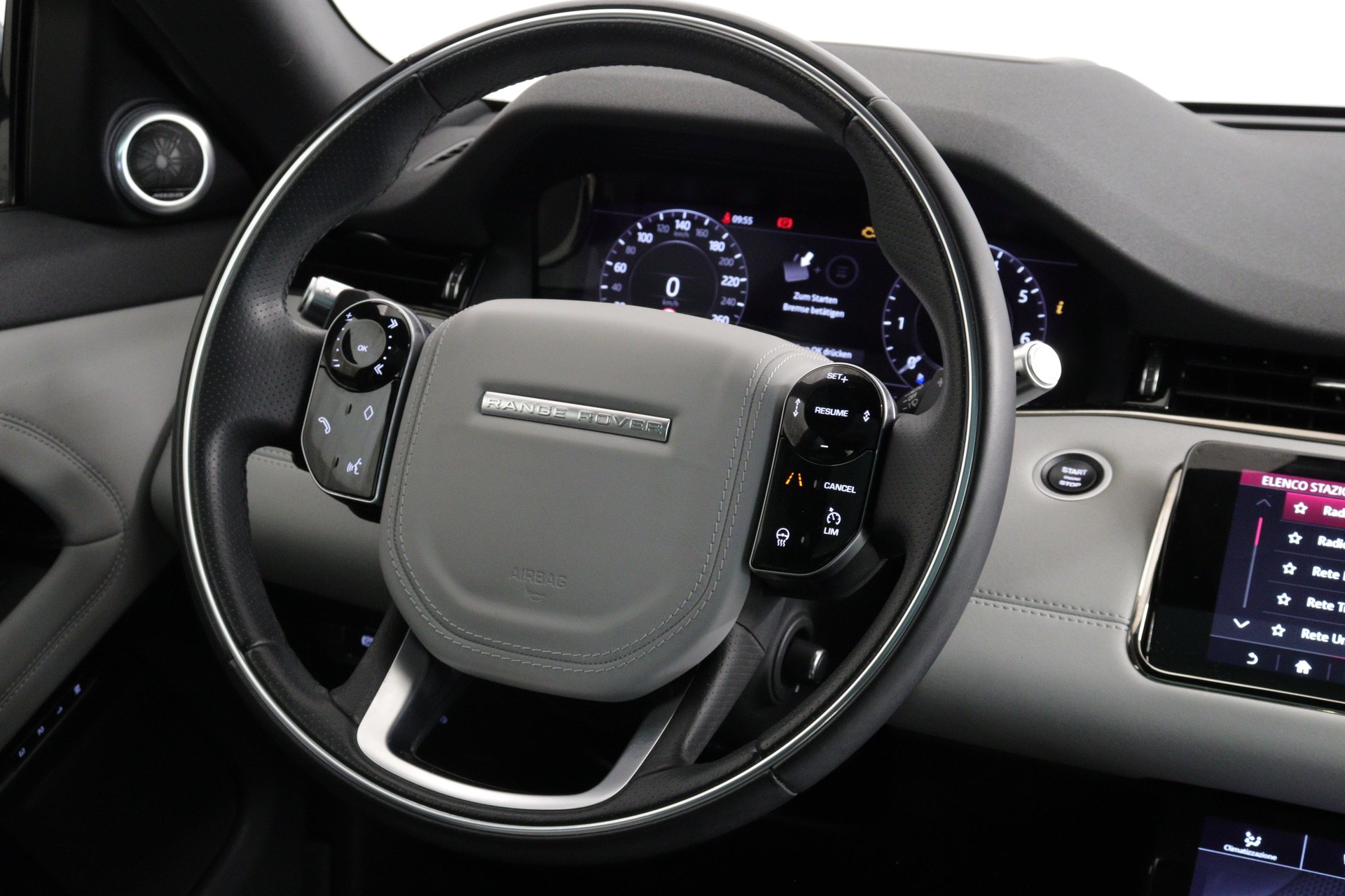 LAND ROVER Range Rover Evoque 2.0 T 250 First Edition-image-14
