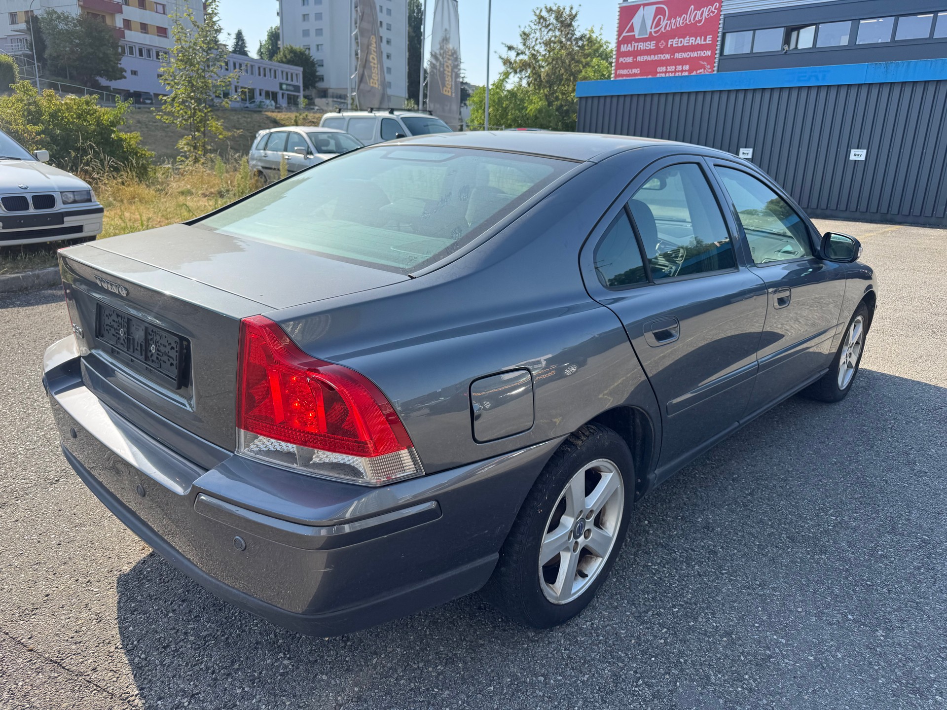 VOLVO S60 2.4 Summum-showroom-element-3