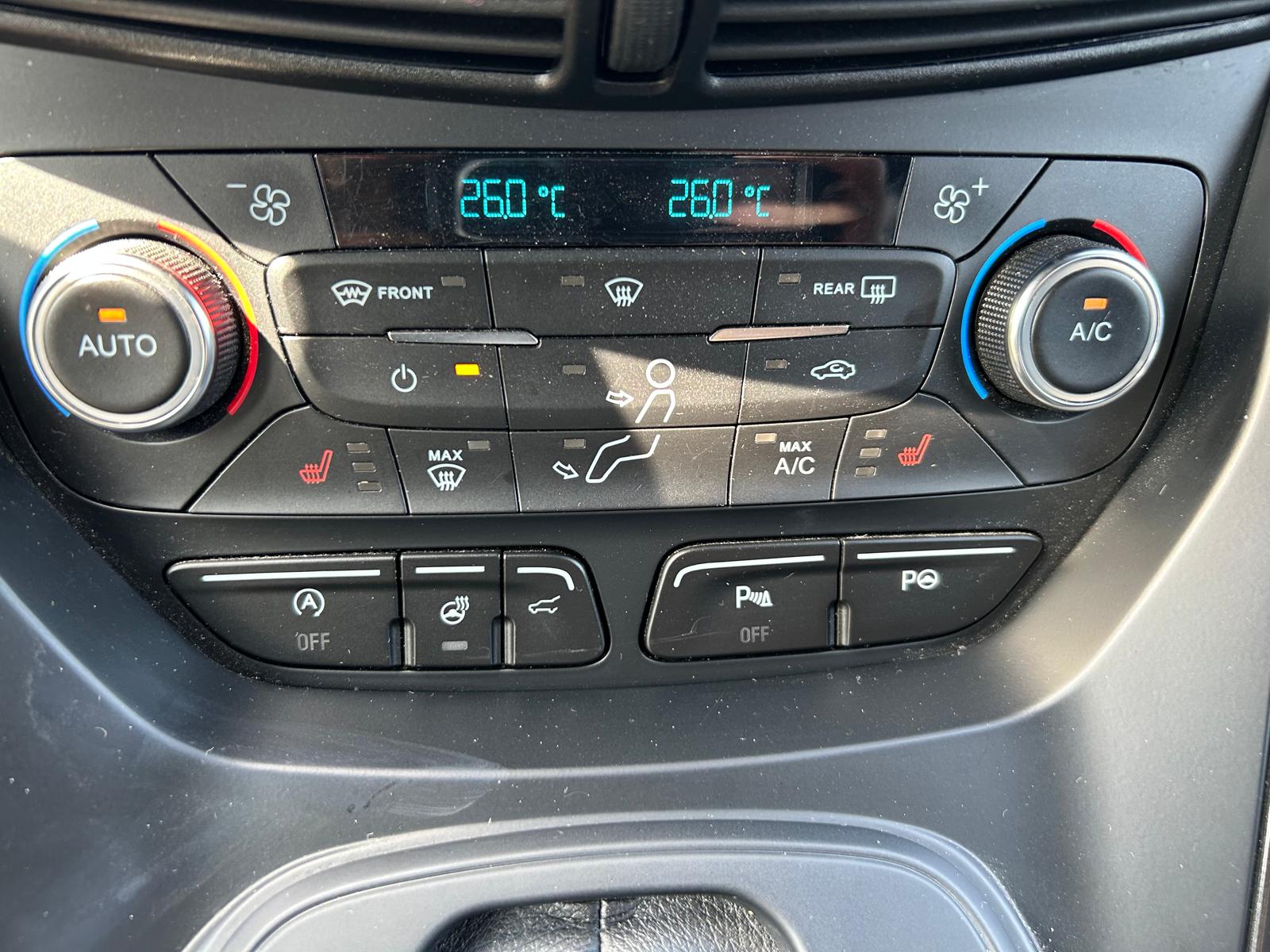 FORD Kuga 2.0 TDCi Titanium 4WD PowerShift-image-13