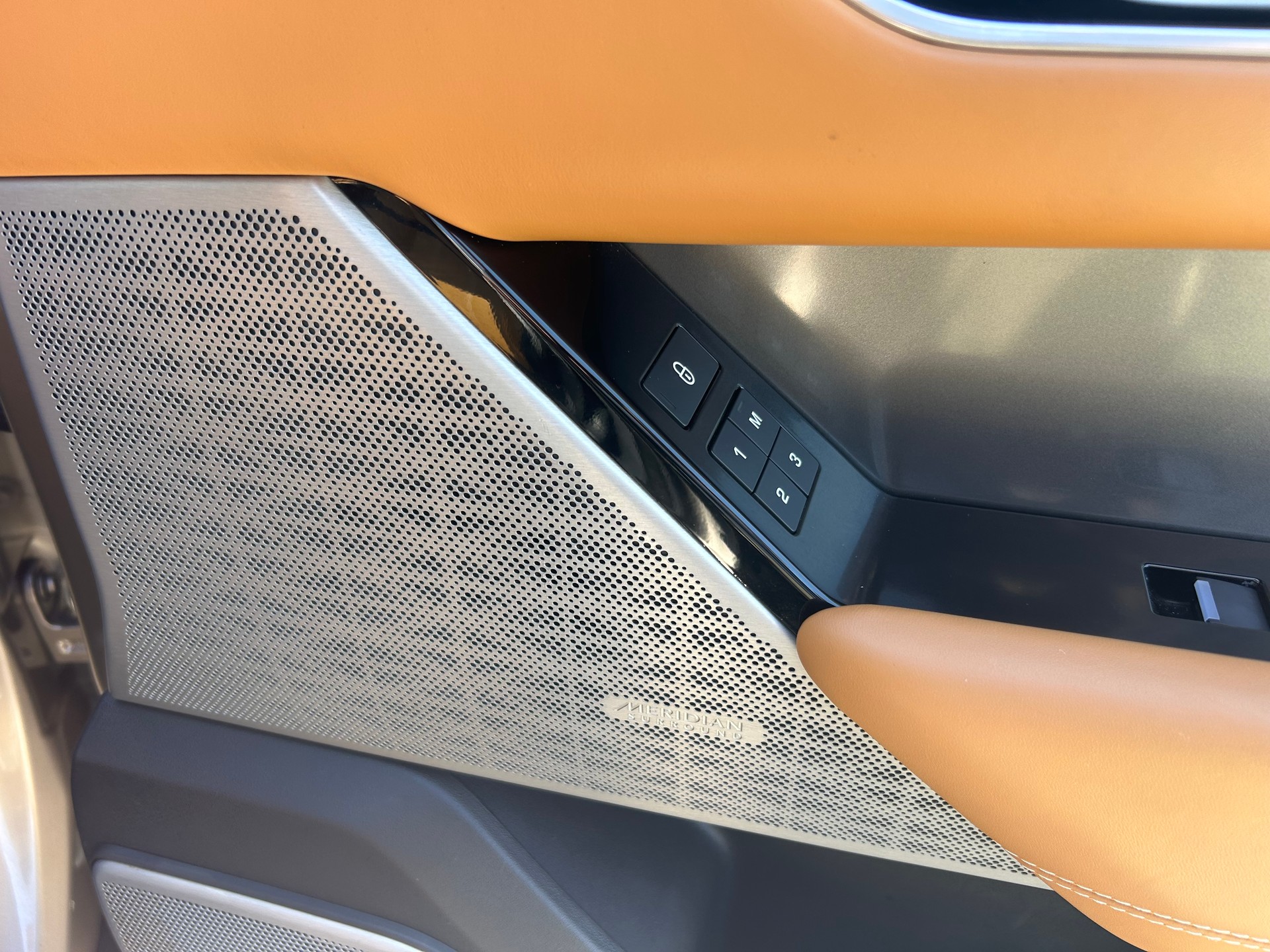 LAND ROVER Range Rover Velar D 240 SE Automatic-image-12