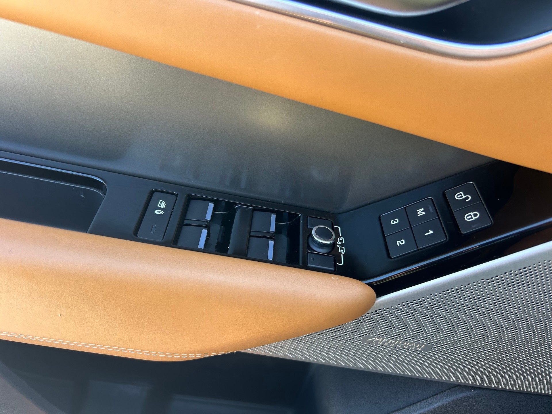 LAND ROVER Range Rover Velar D 240 SE Automatic-image-23