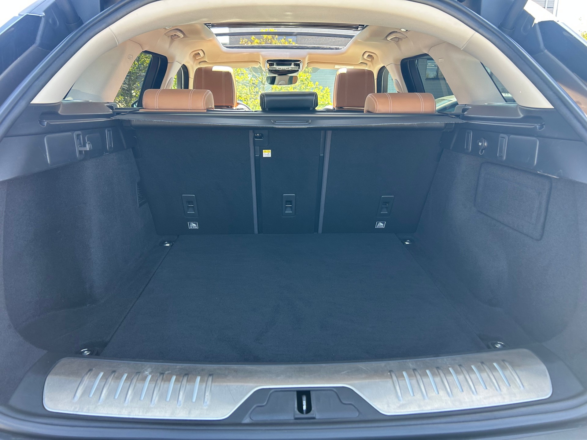 LAND ROVER Range Rover Velar D 240 SE Automatic-image-13