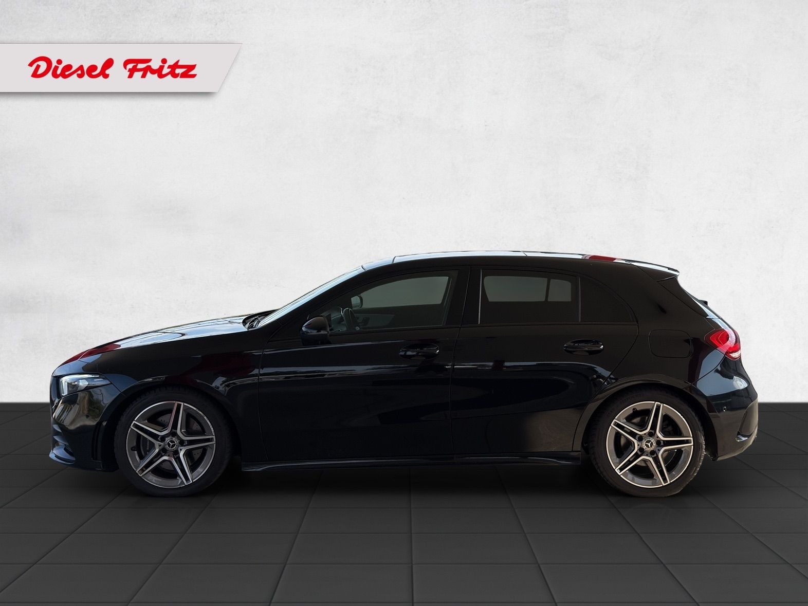 MERCEDES-BENZ A 220 d AMG Line-showroom-element-1