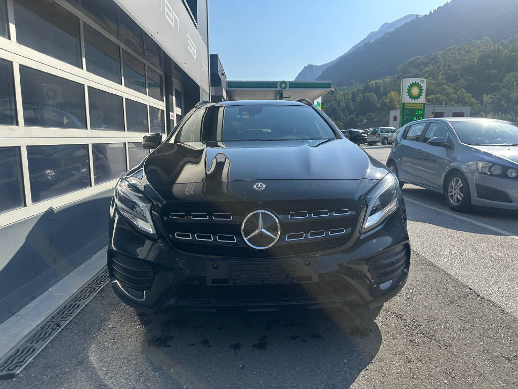 MERCEDES-BENZ GLA 220 AMG Line 4m-showroom-element-2