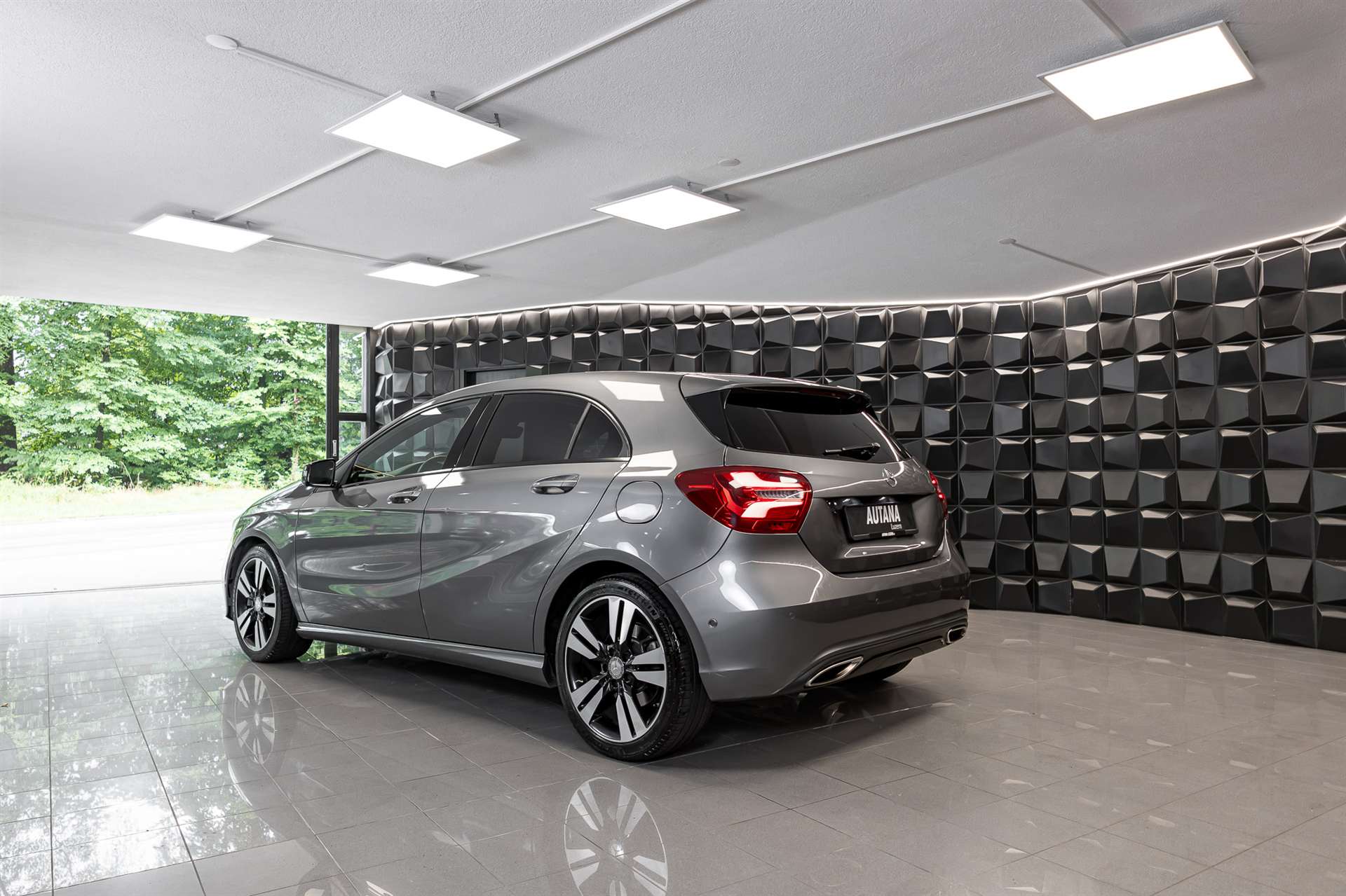 MERCEDES-BENZ A 220 Urban 4Matic 7G-DCT-showroom-element-2