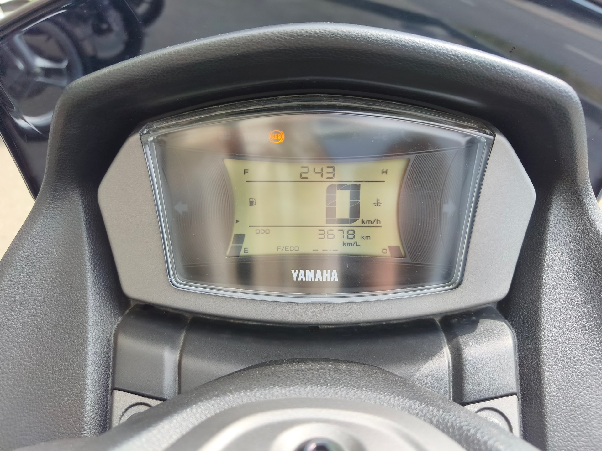 YAMAHA N-MAX GPD 125-image-9