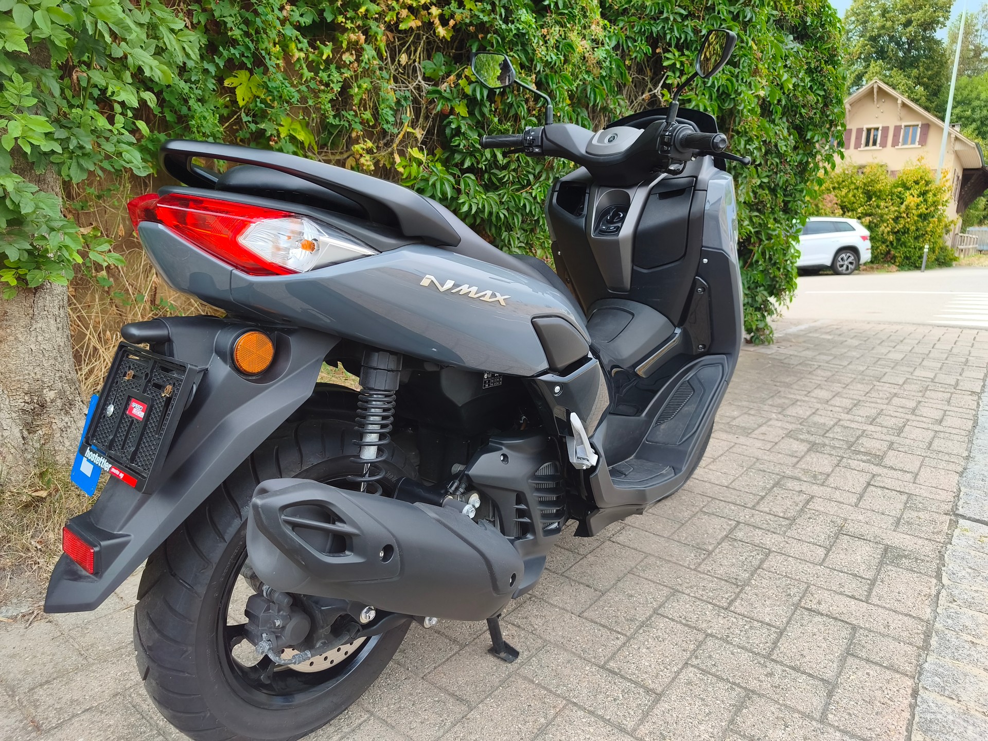 YAMAHA N-MAX GPD 125-image-2