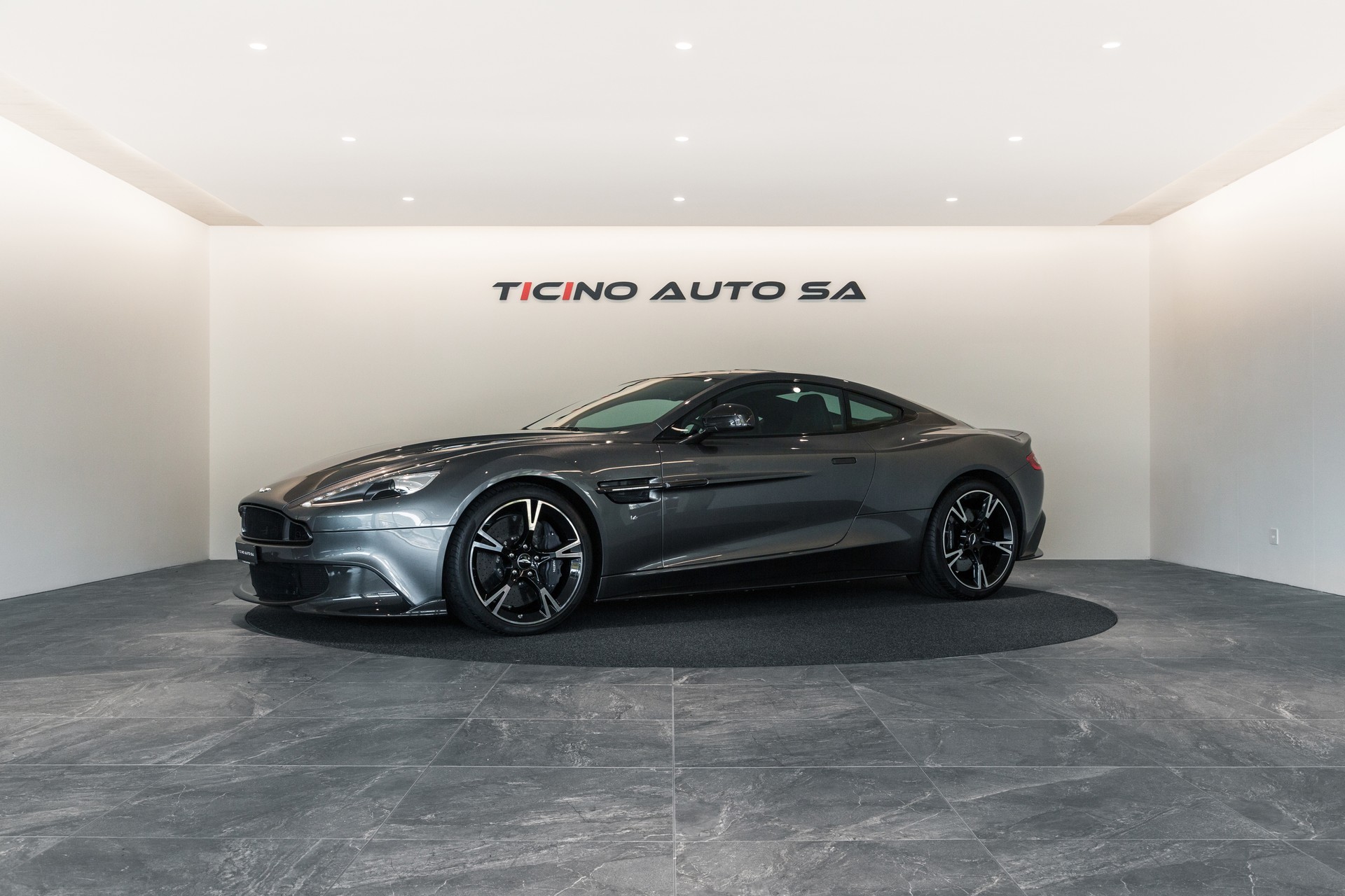 ASTON MARTIN Vanquish S Ultimate V12 Touchtronic 3-showroom-element-3