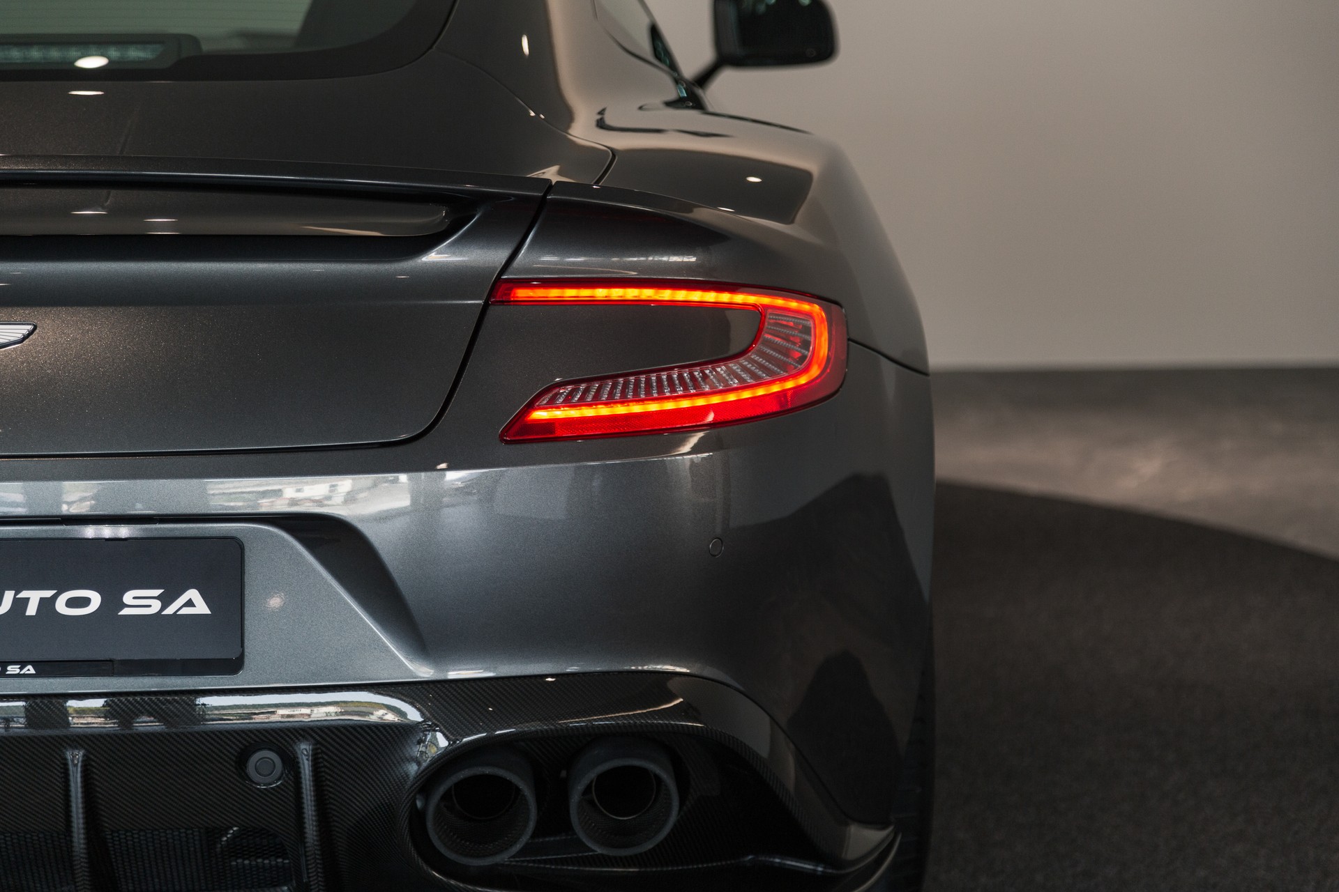 ASTON MARTIN Vanquish S Ultimate V12 Touchtronic 3-image-24