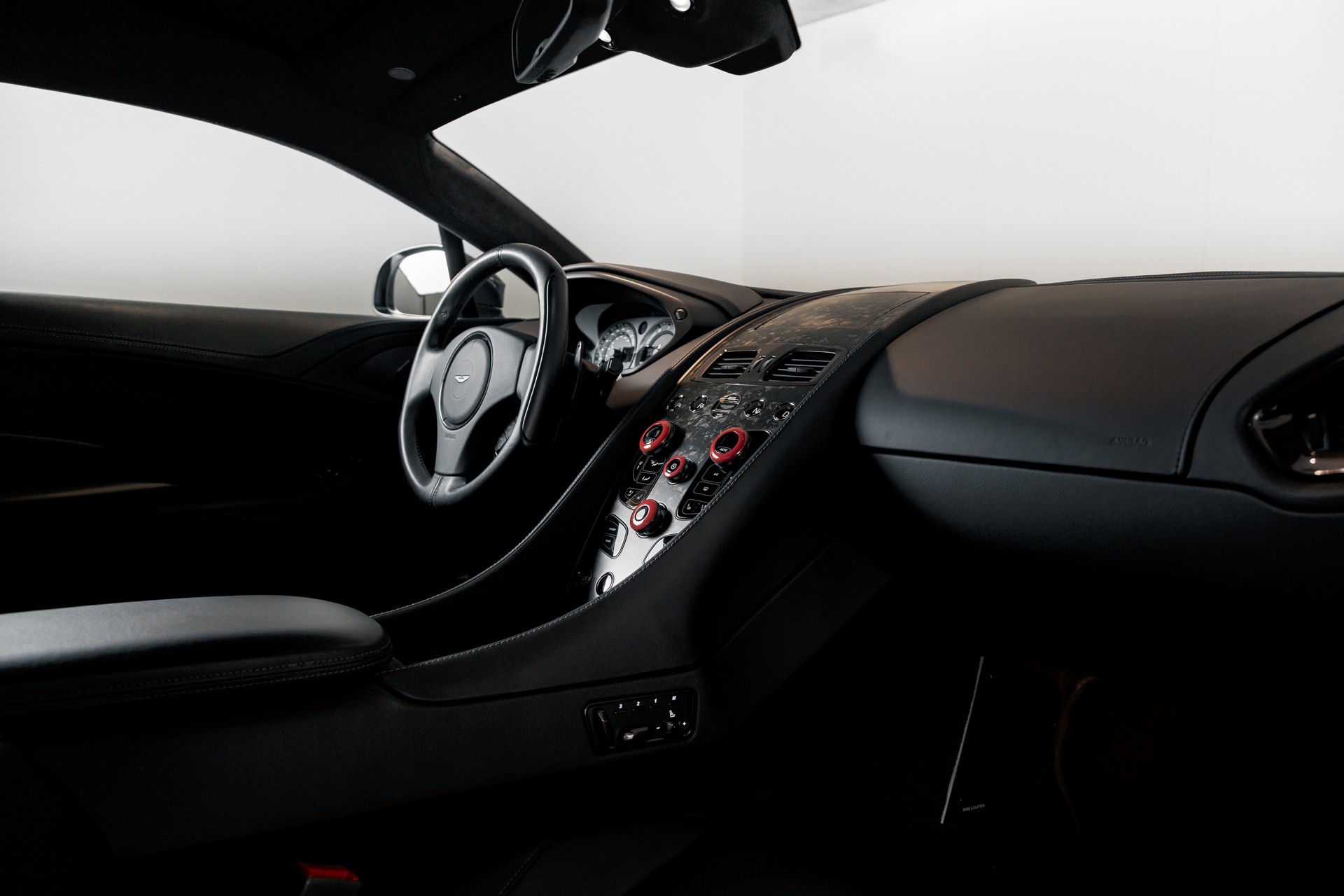 ASTON MARTIN Vanquish S Ultimate V12 Touchtronic 3-image-7