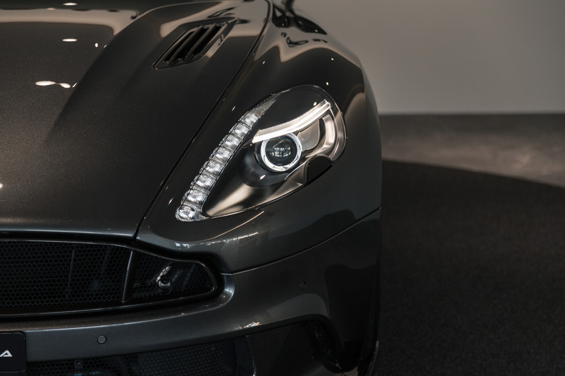 ASTON MARTIN Vanquish S Ultimate V12 Touchtronic 3-image-23