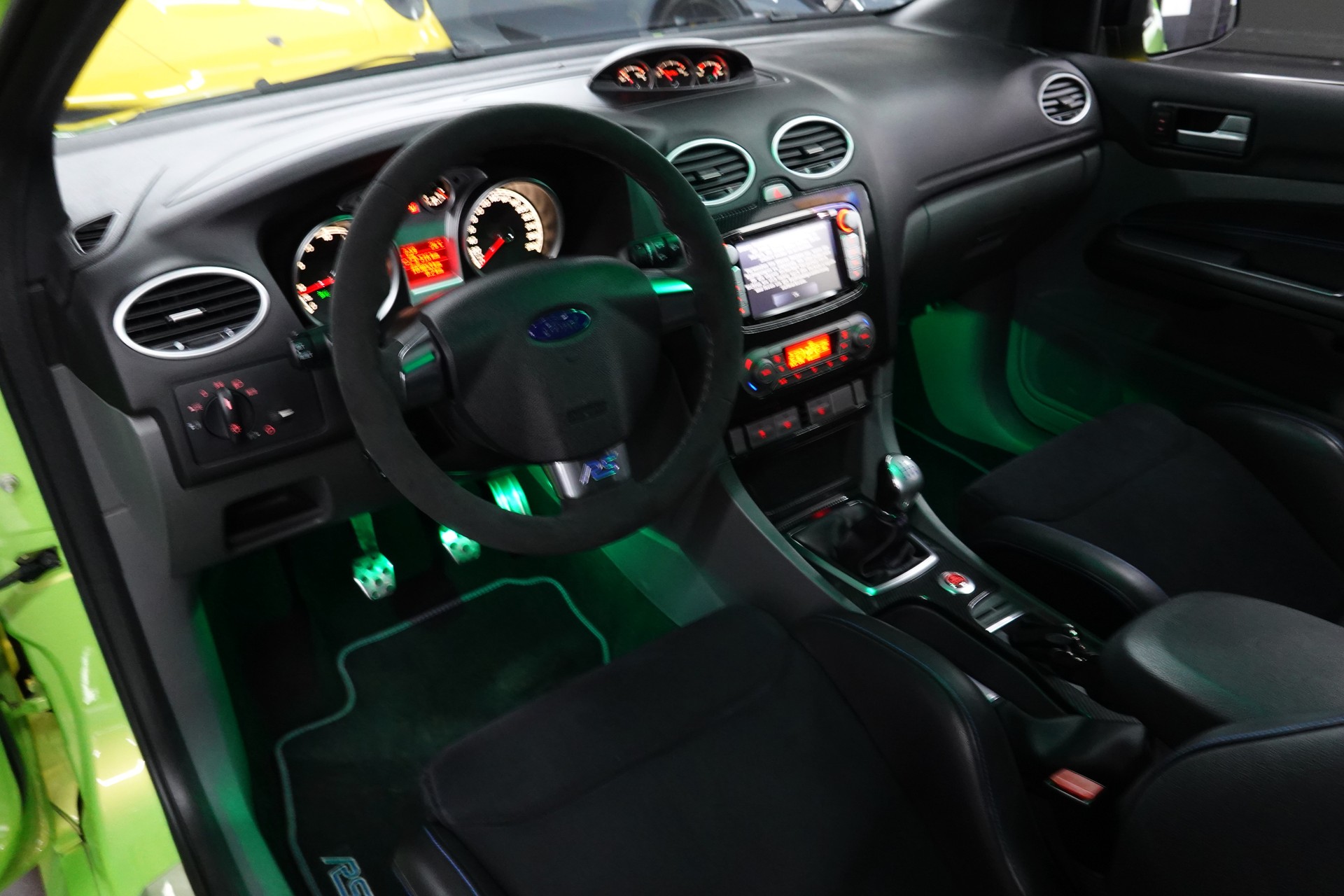 FORD FOCUS 2.5 TURBO RS CH-FZ BULL-X AB TURBO-image-26