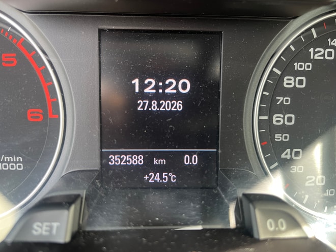 AUDI A4 Avant 2.0 TDI-image-13