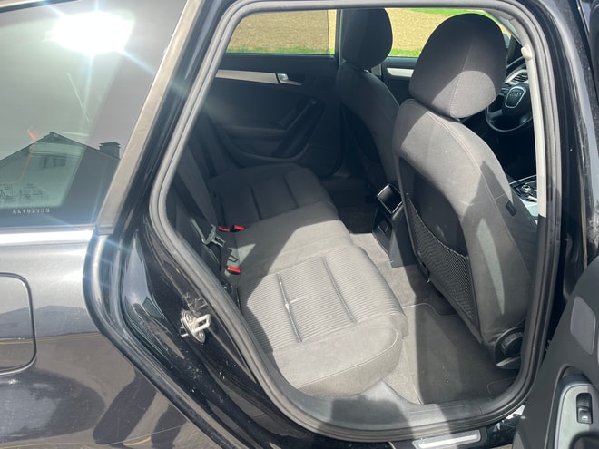 AUDI A4 Avant 2.0 TDI-image-11