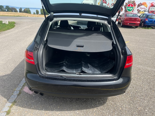 AUDI A4 Avant 2.0 TDI-image-6