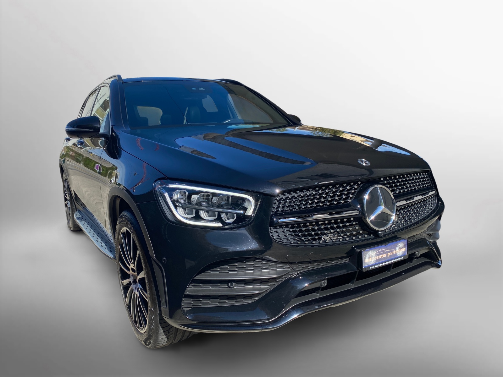 MERCEDES-BENZ GLC 300 AMG Line 4Matic 9G-Tronic-showroom-element-1