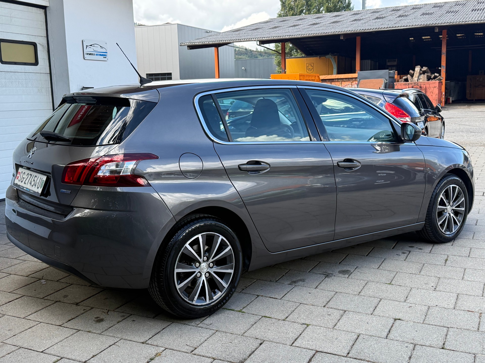 PEUGEOT 308 1.2 THP Allure Automatic-image-9