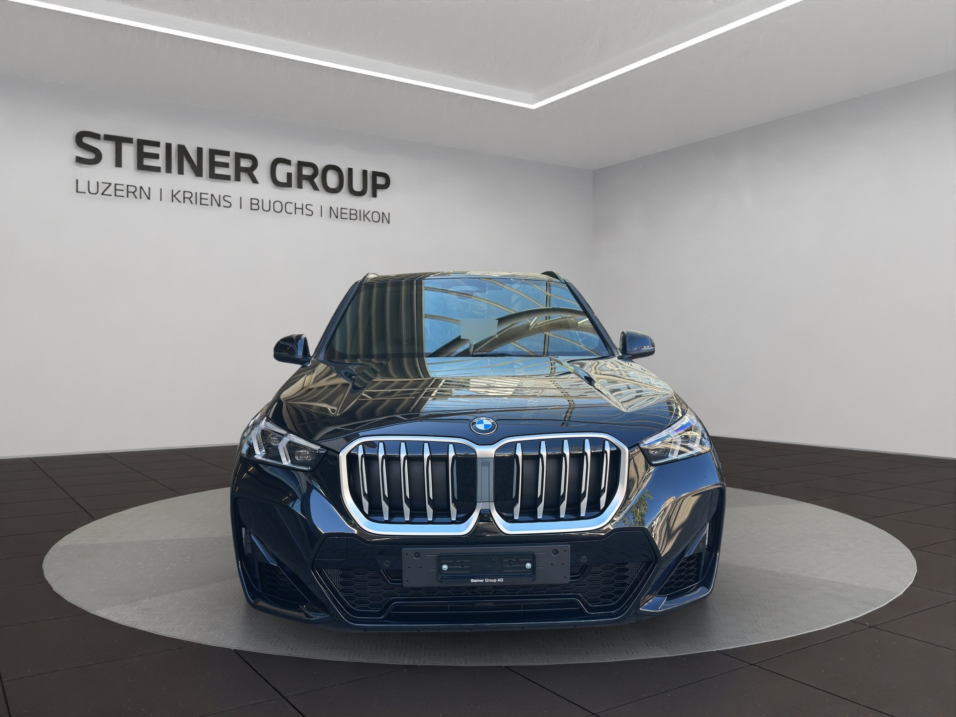 BMW X1 xDrive 23i 48V M Sport-showroom-element-1