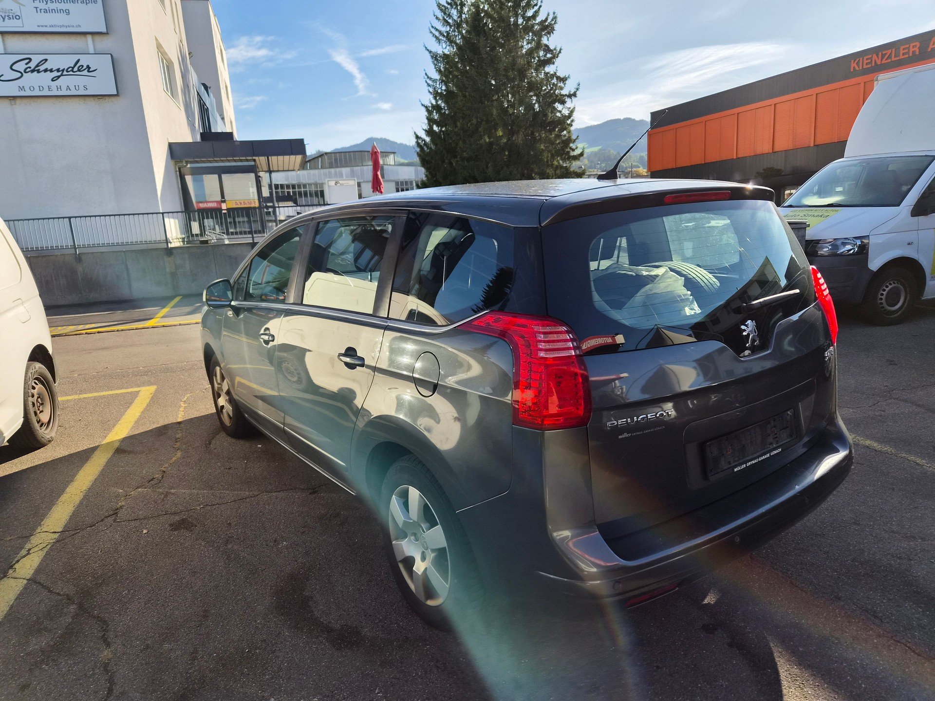 PEUGEOT 5008 1.6 16V T Sport Pack-showroom-element-3