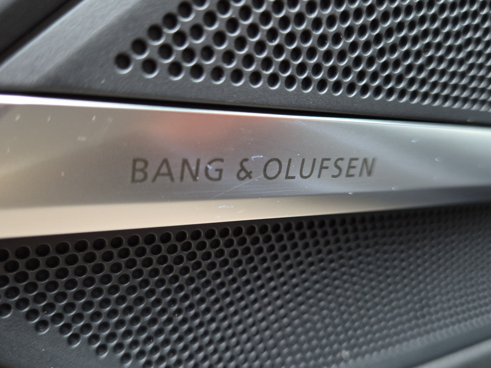 AUDI A8 60 TFSI e quattro tiptronic-image-15