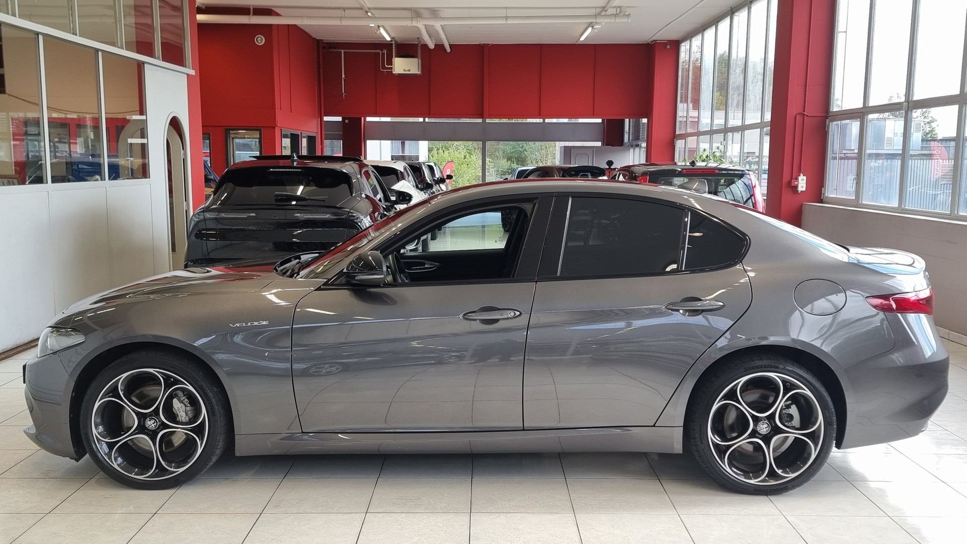 ALFA ROMEO Giulia 2.0 Q4 Veloce-showroom-element-2