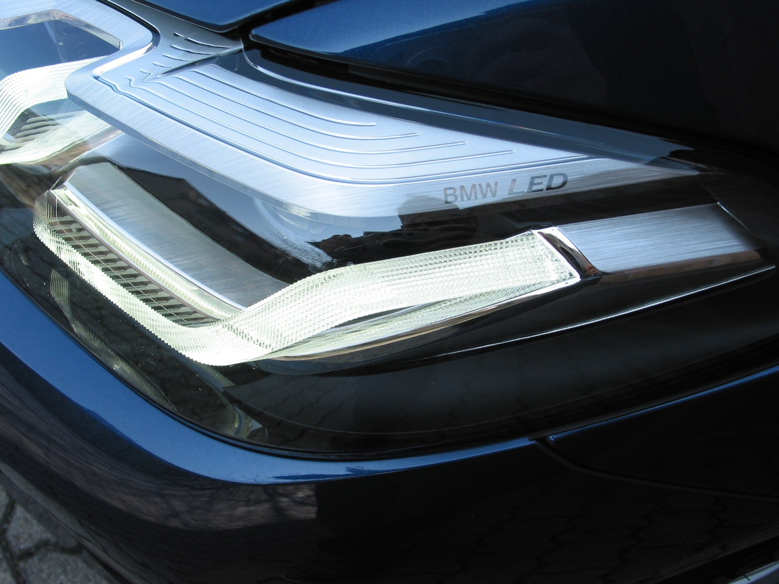 BMW 530d xDrive 48V Touring Steptronic-image-4