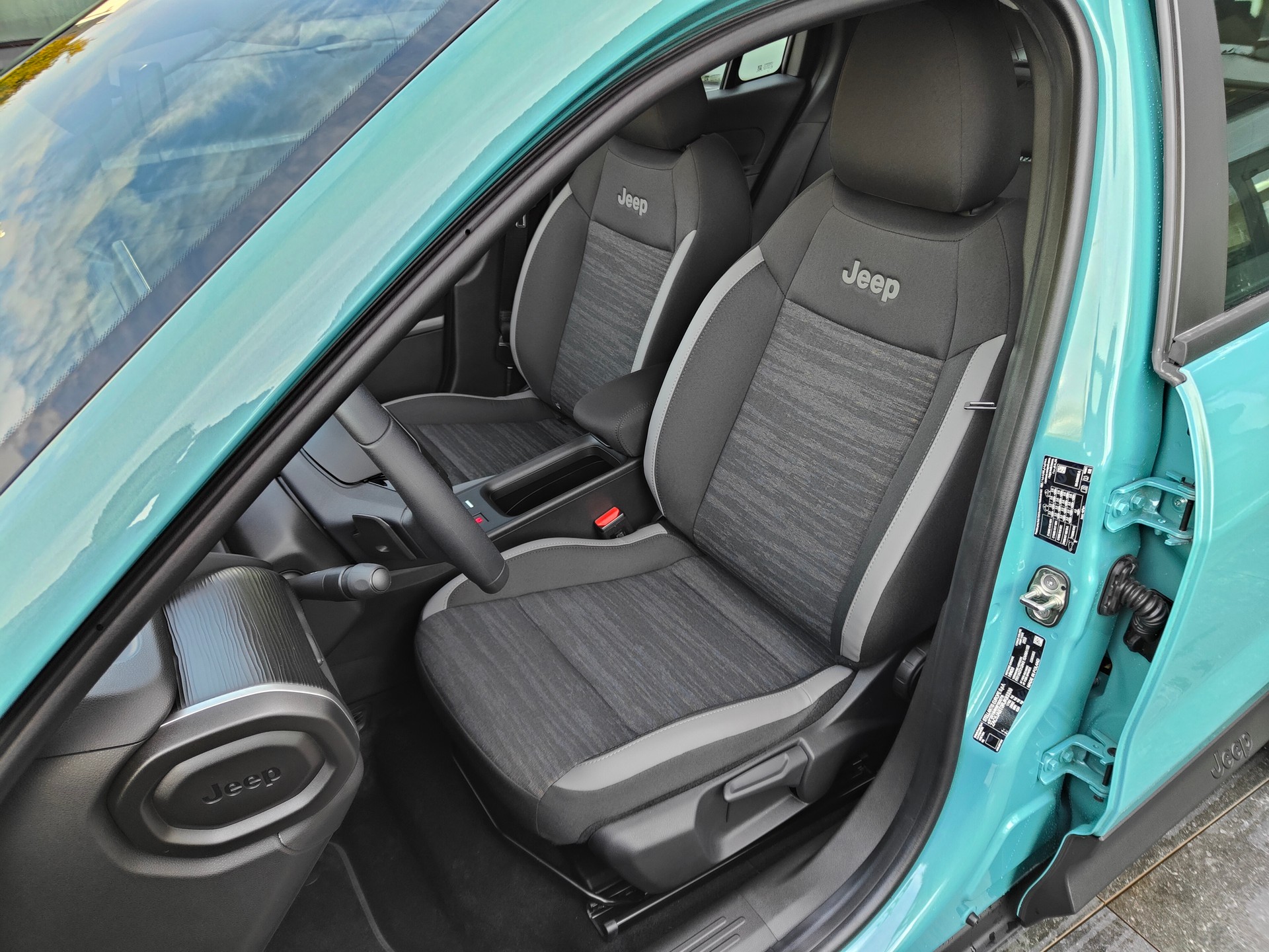 JEEP Avenger 1.2 Turbo MHEV Longitude-image-5