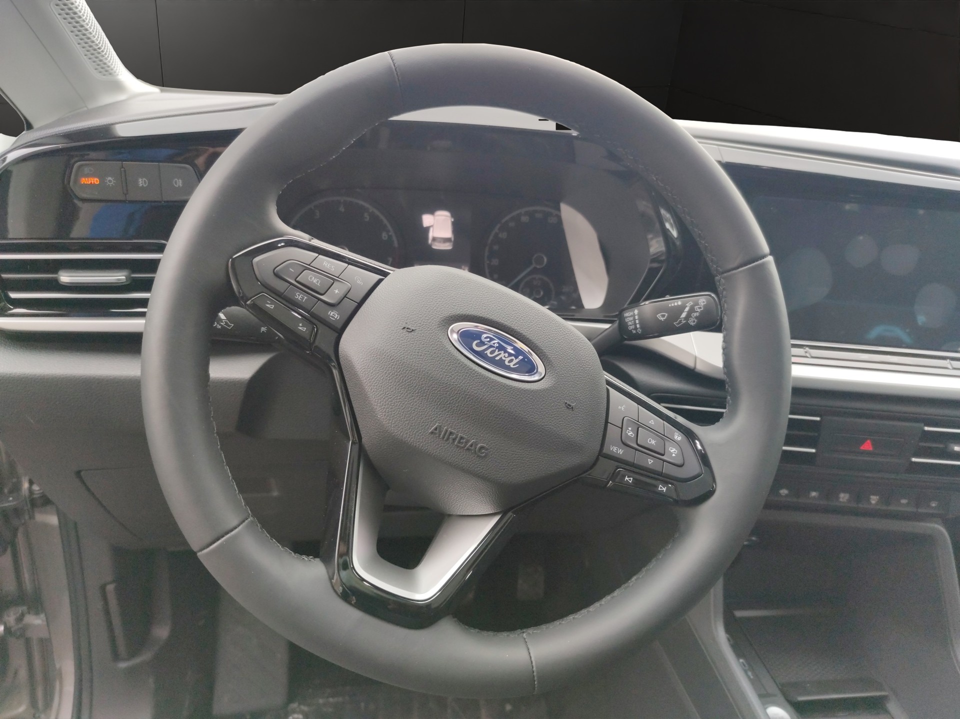 FORD Grand Tourneo Connect 1.5 EcoBoost Active Automat-image-6