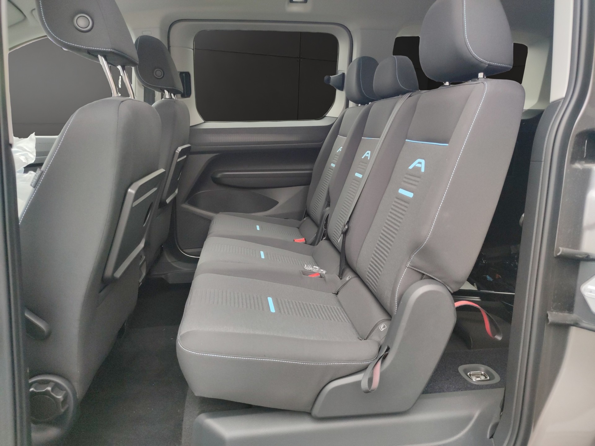 FORD Grand Tourneo Connect 1.5 EcoBoost Active Automat-image-7