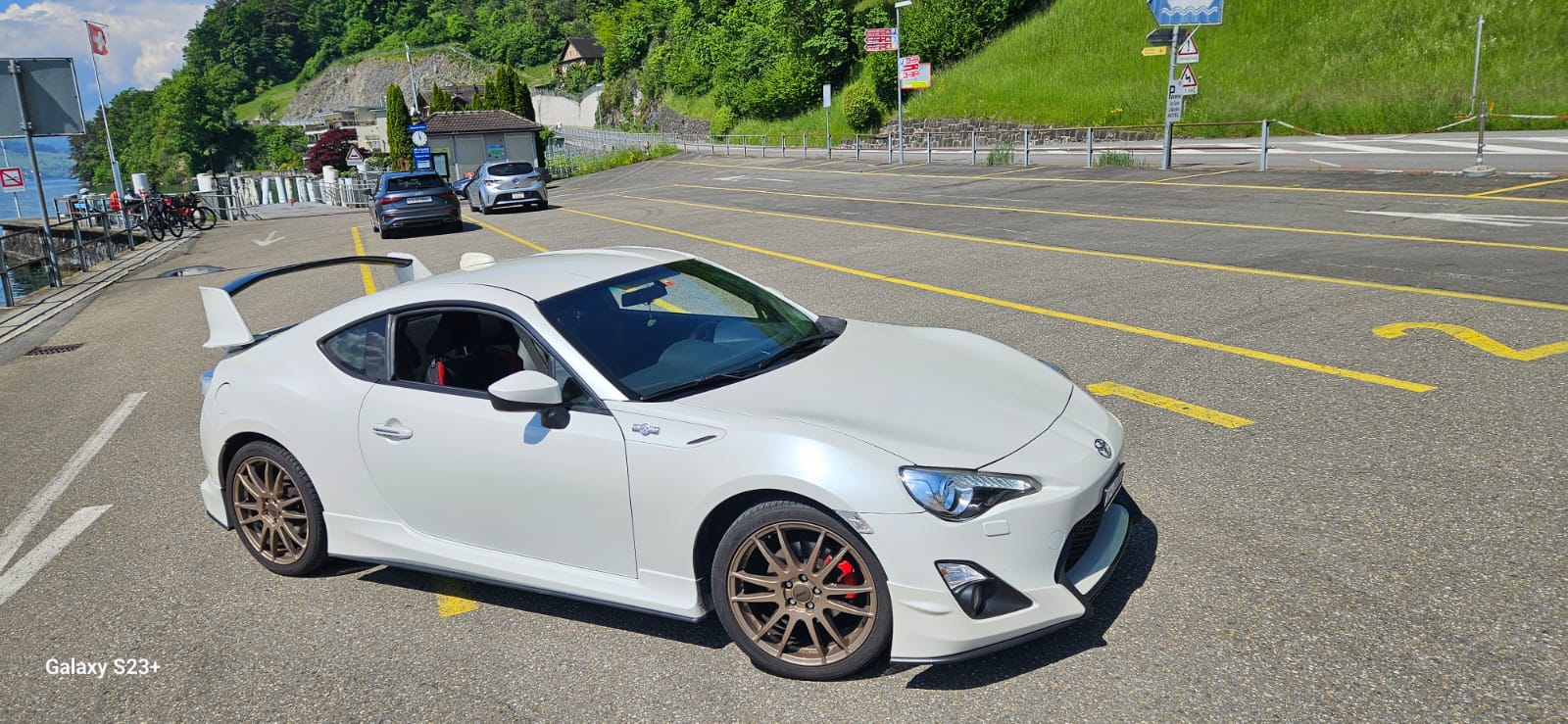 TOYOTA GT 86-image-1