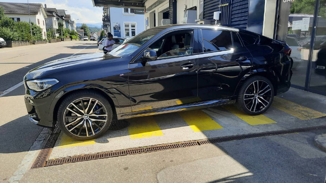 BMW X6 30d xDrive M-Sport-showroom-element-3