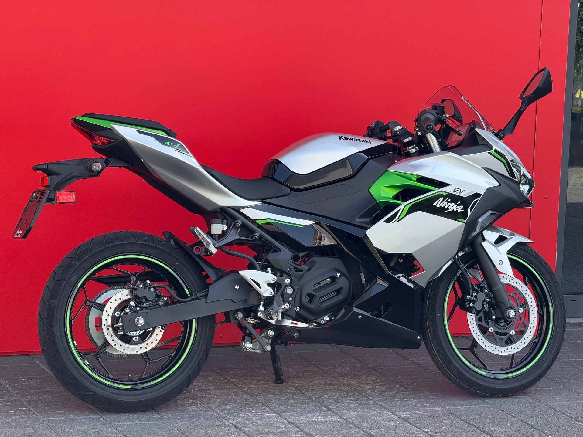 KAWASAKI Ninja E-1-image-10