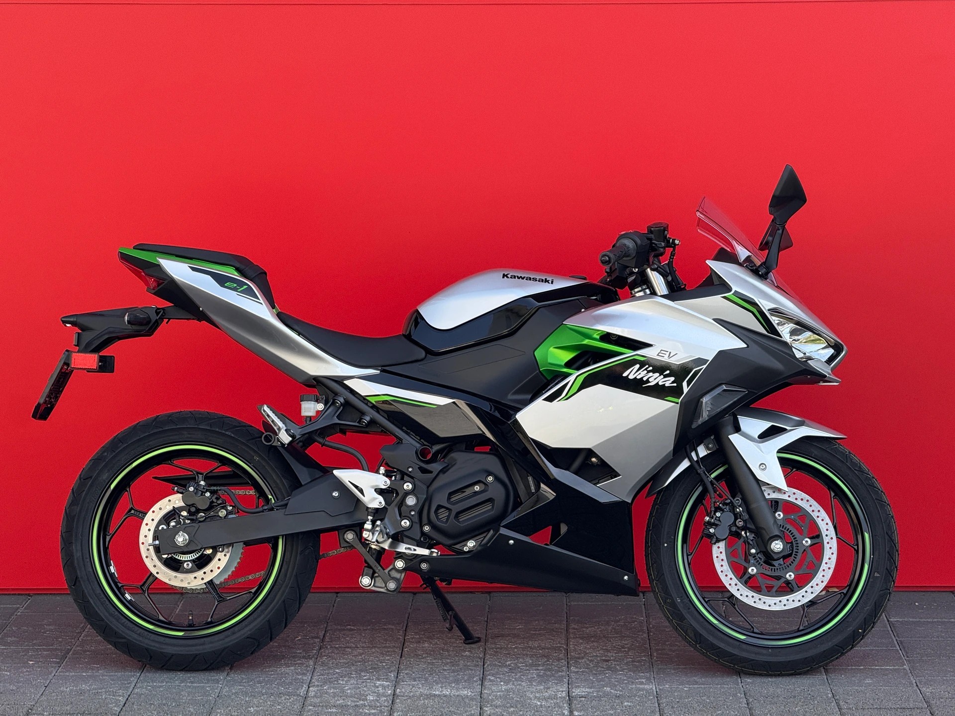 KAWASAKI Ninja E-1-image-0