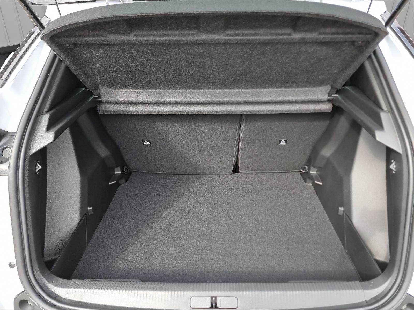 PEUGEOT 2008 1.2 Hybrid Style-image-12