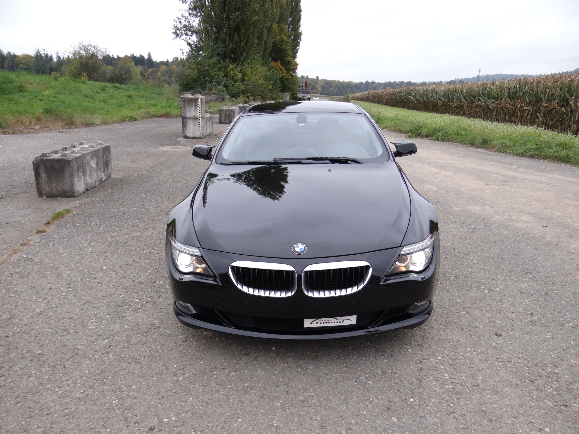 BMW 630i Steptronic-showroom-element-2
