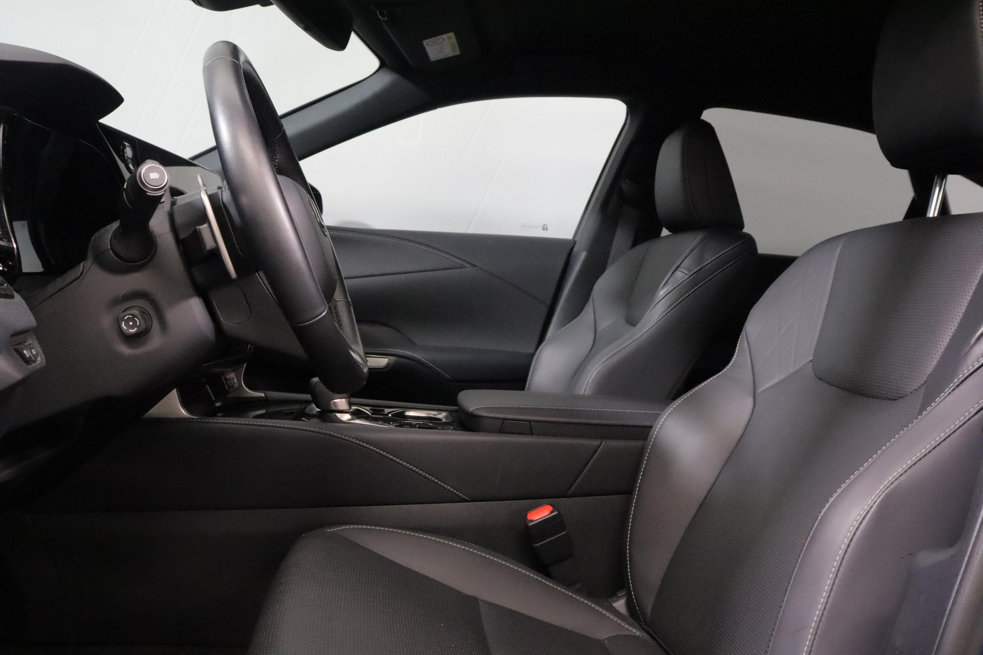 LEXUS RX 350h F-Line-showroom-element-2