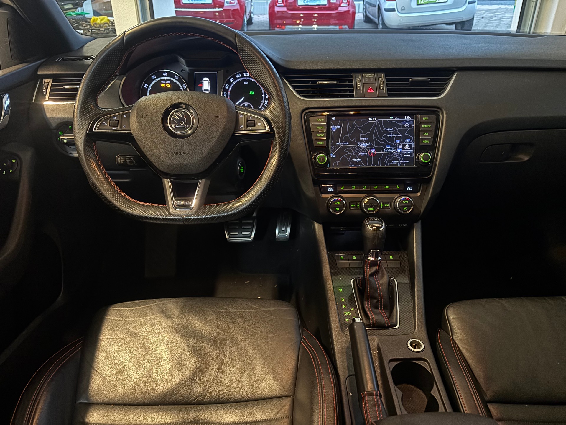 SKODA Octavia Combi 2.0 TSI RS DSG-image-10