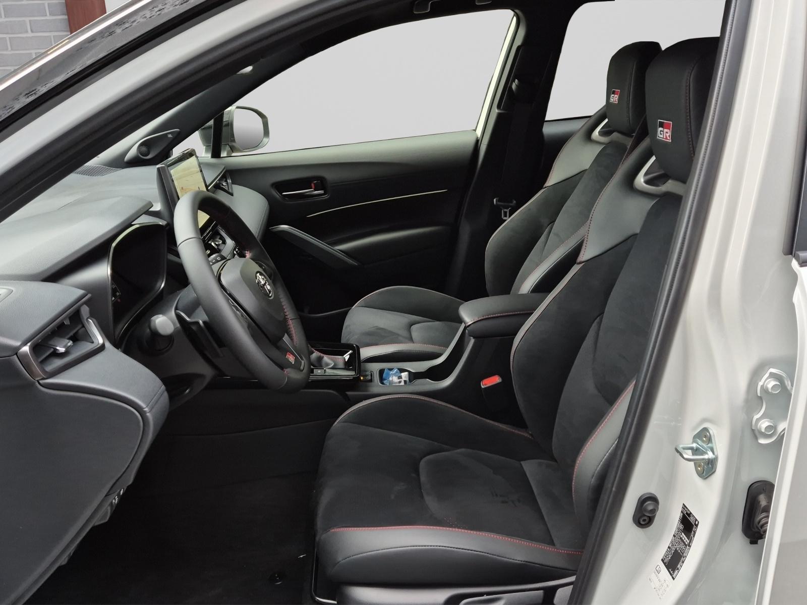 TOYOTA Corolla Cross 2.0 HSD GR Sport AWD-i-image-7