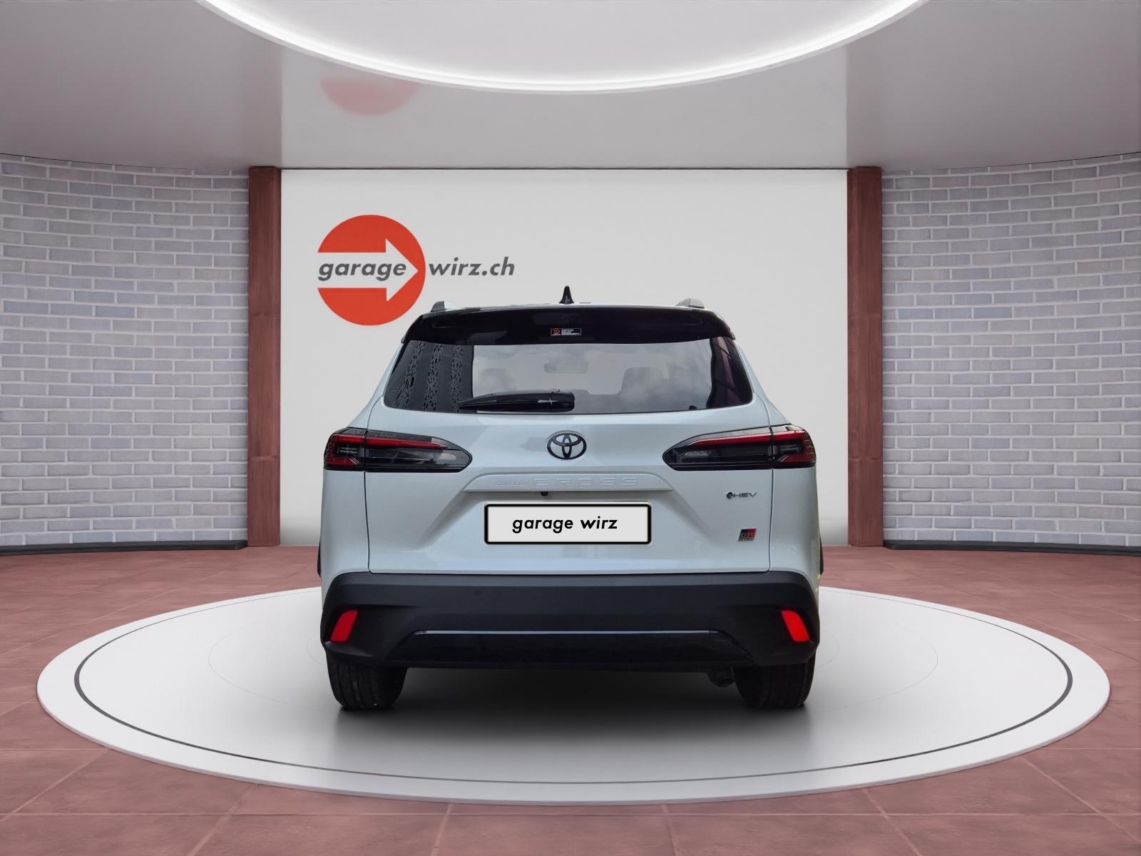TOYOTA Corolla Cross 2.0 HSD GR Sport AWD-i-showroom-element-3