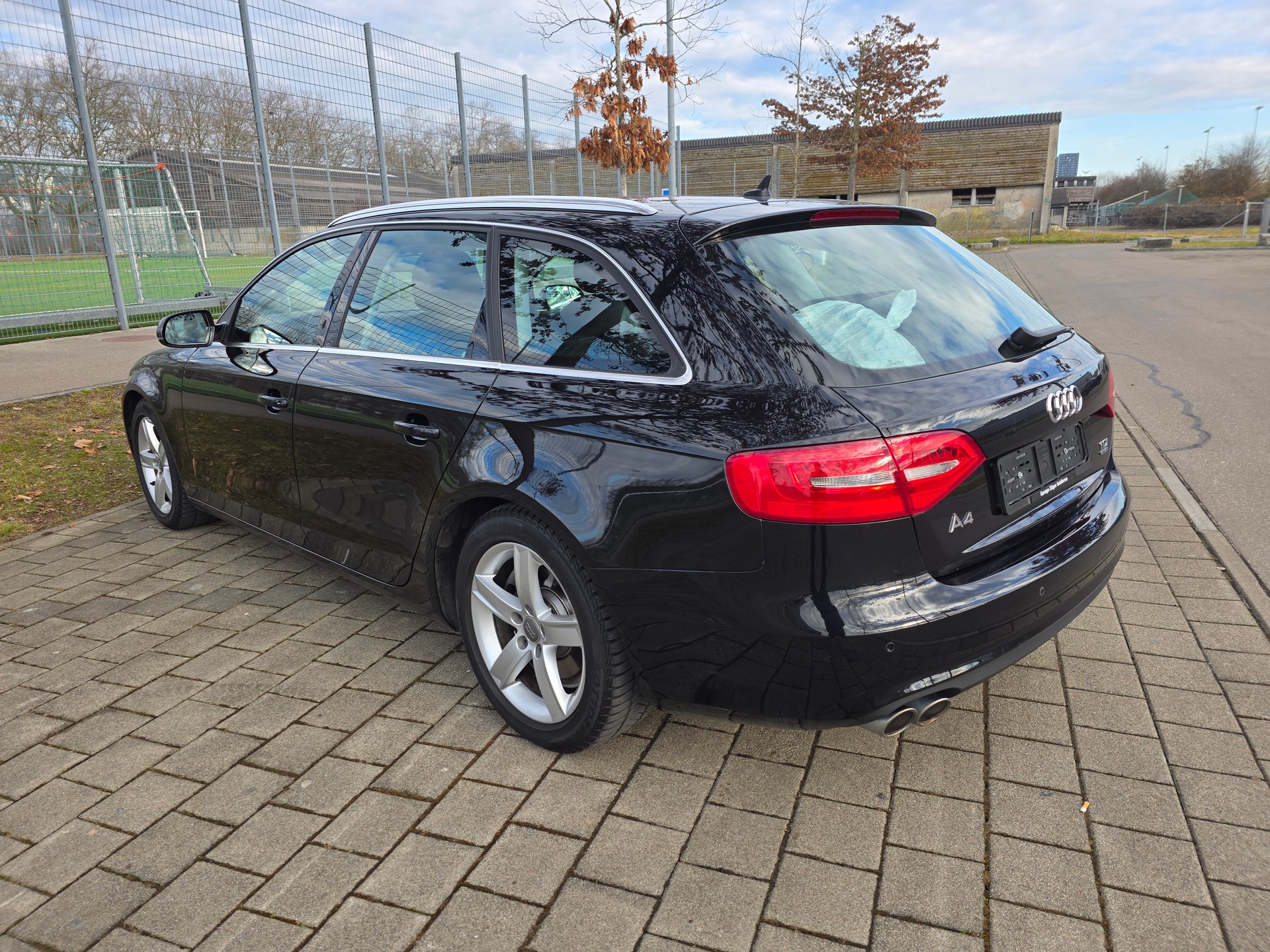 AUDI A4 Avant 2.0 TDI quattro S-tronic-image-7